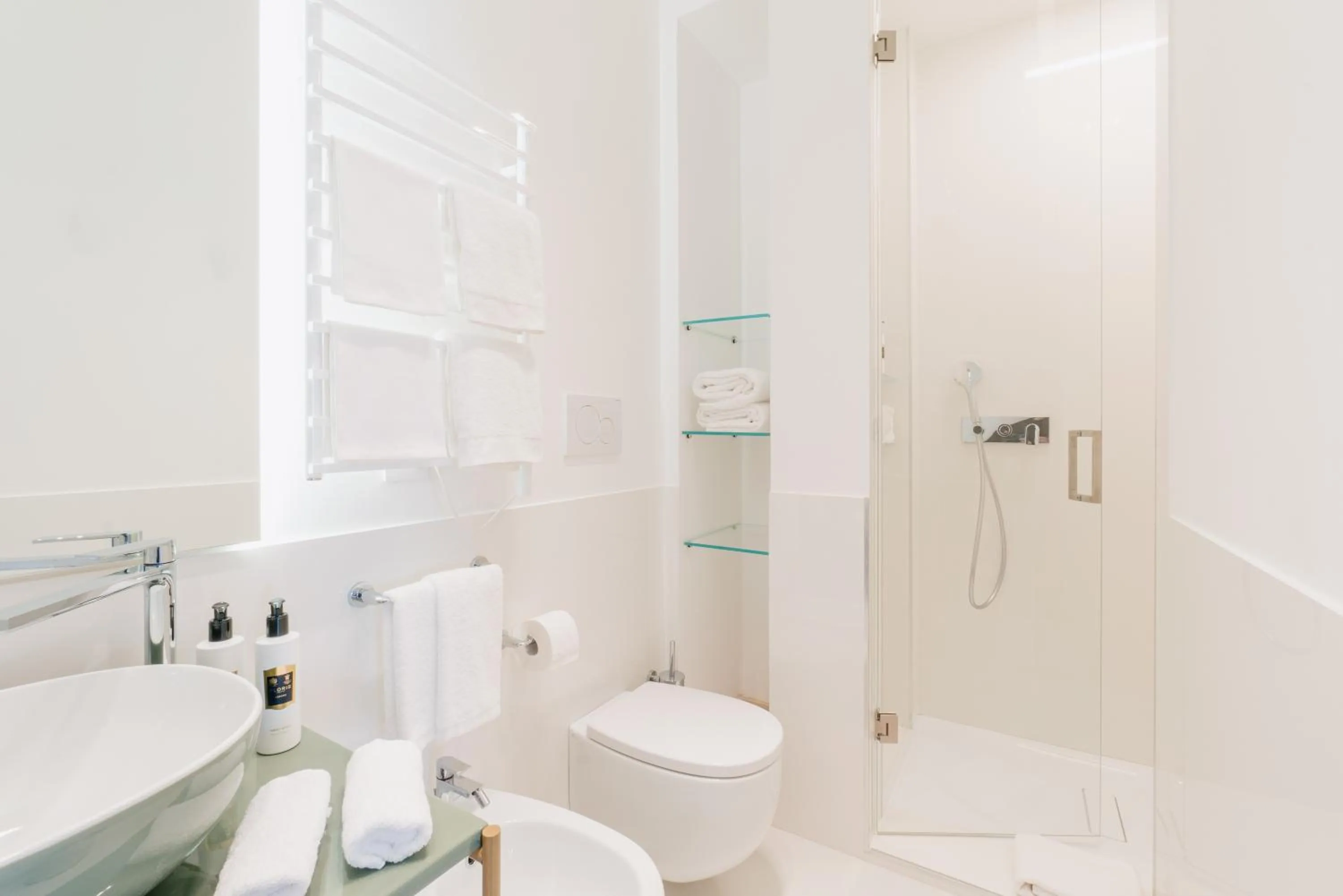 Shower in Palazzo M Capri