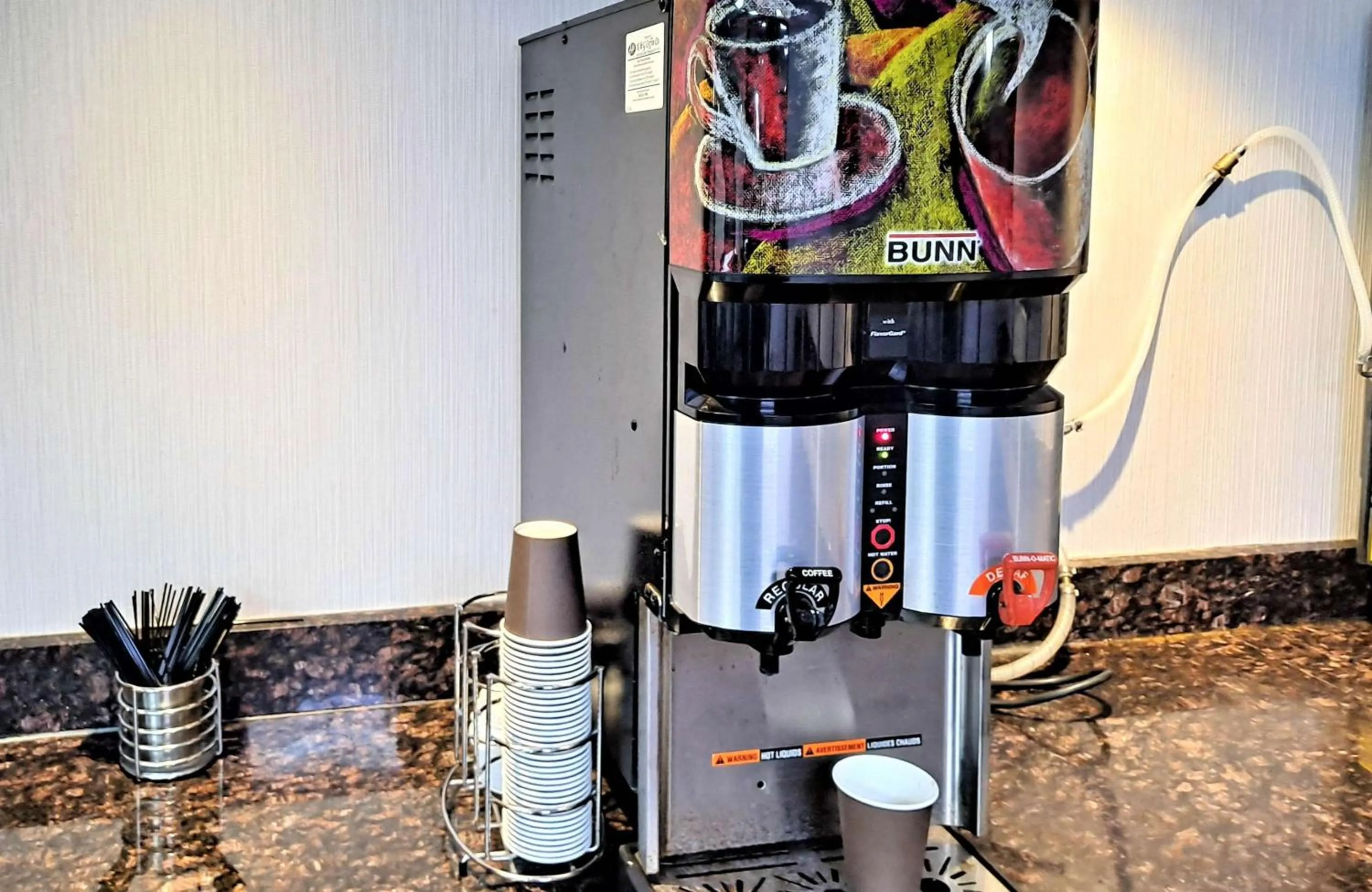 Photo of the whole room in Suites Catonsville MD Baltimore West