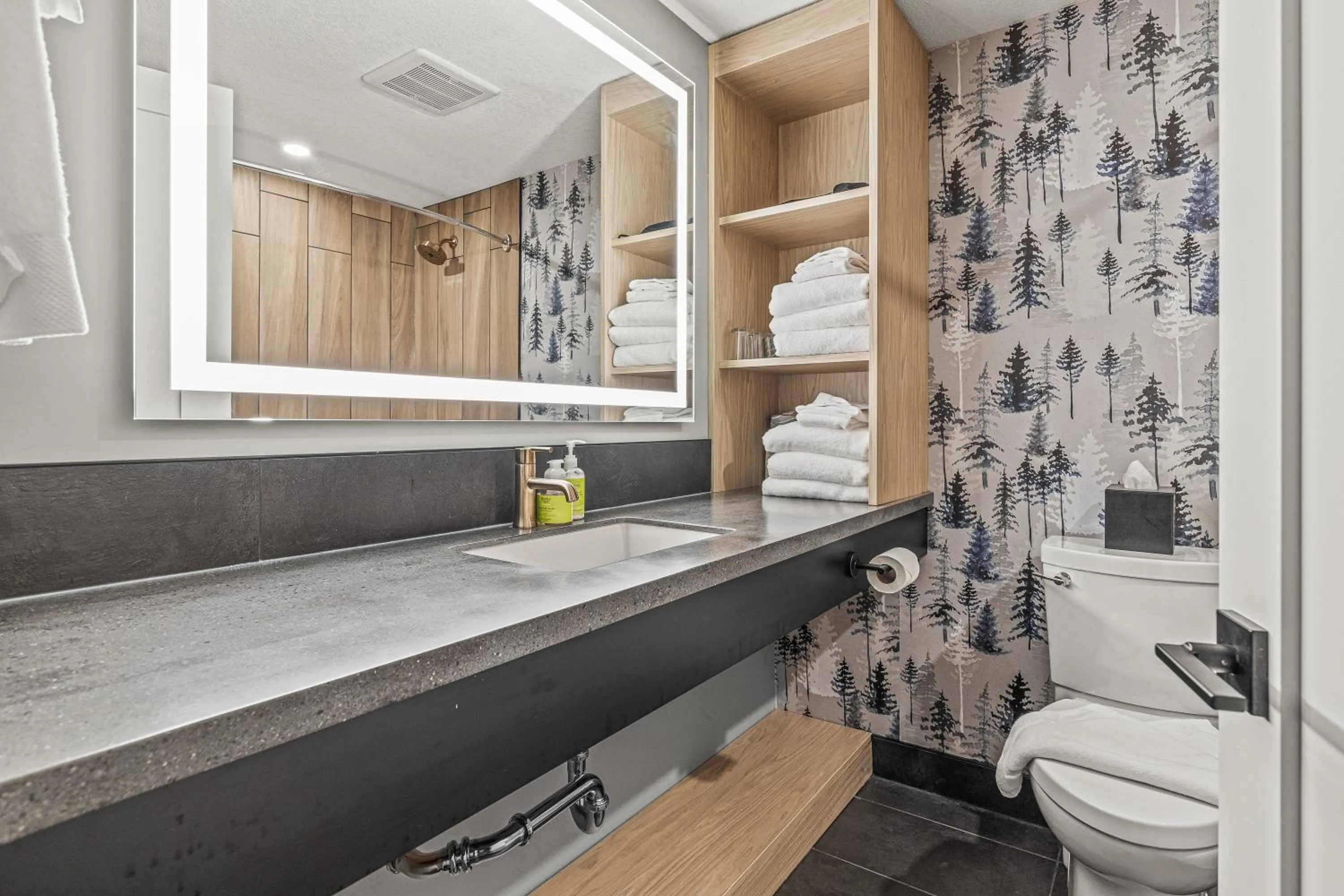 Bathroom in MTN House By Basecamp