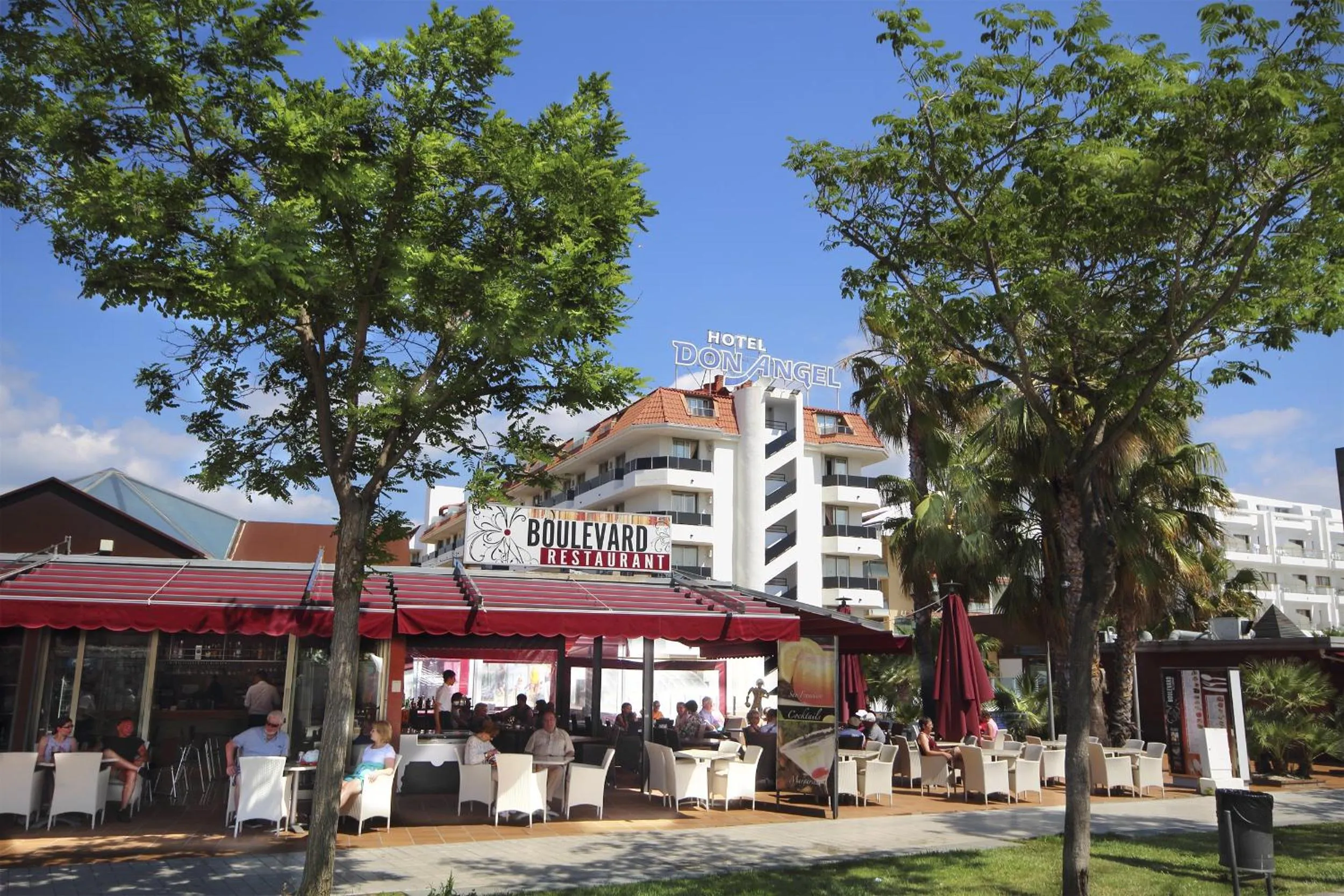 Restaurant/places to eat in Don Angel & SPA & Padel- Adults Recommended