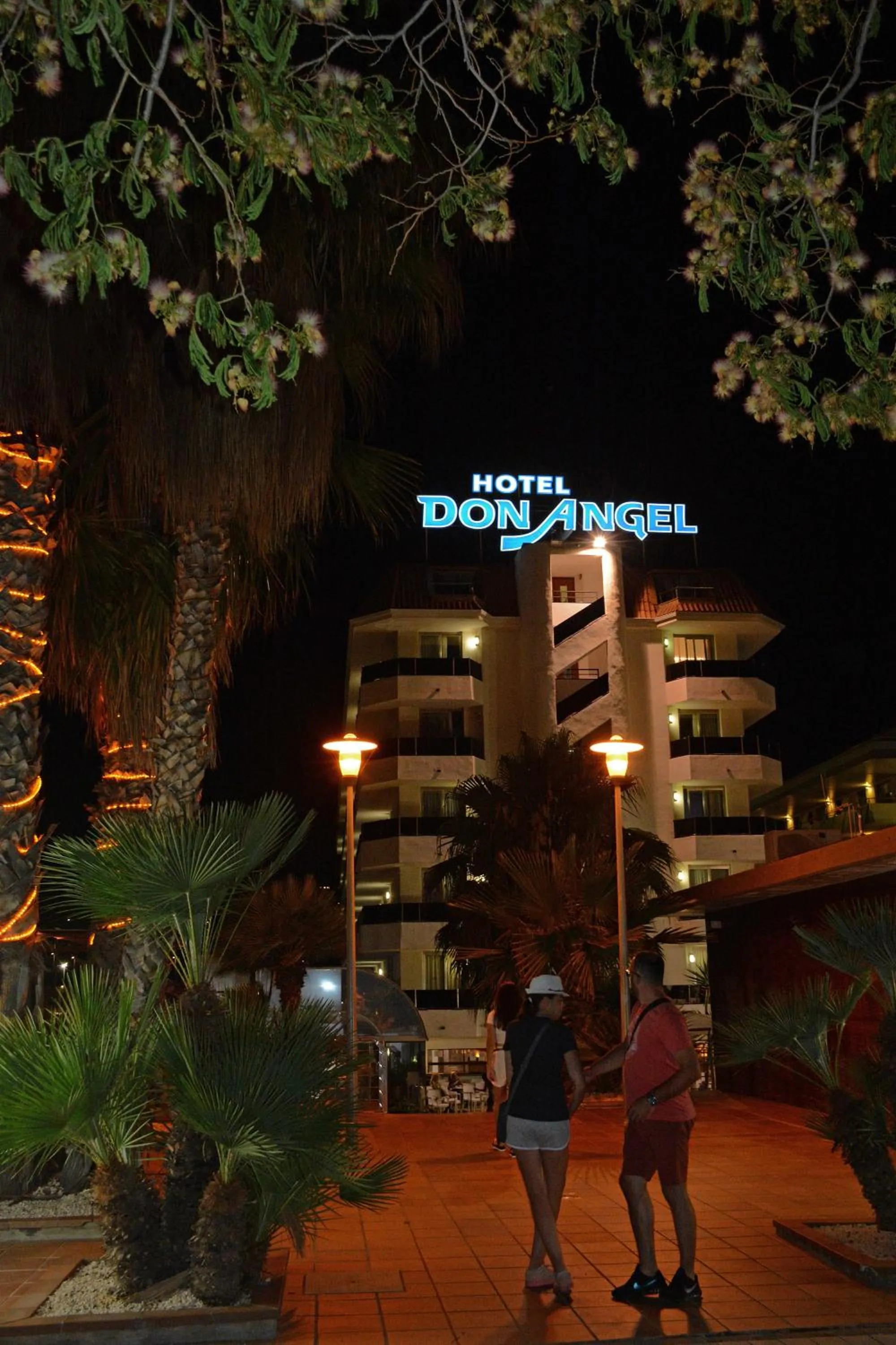 Property building in Don Angel & SPA & Padel- Adults Recommended