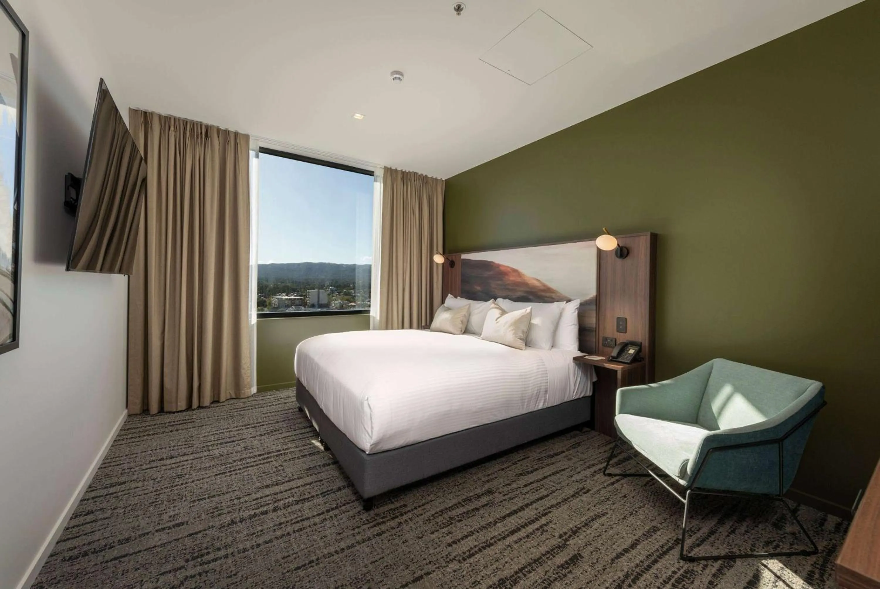Photo of the whole room, Bed in TRYP Adelaide by Wyndham