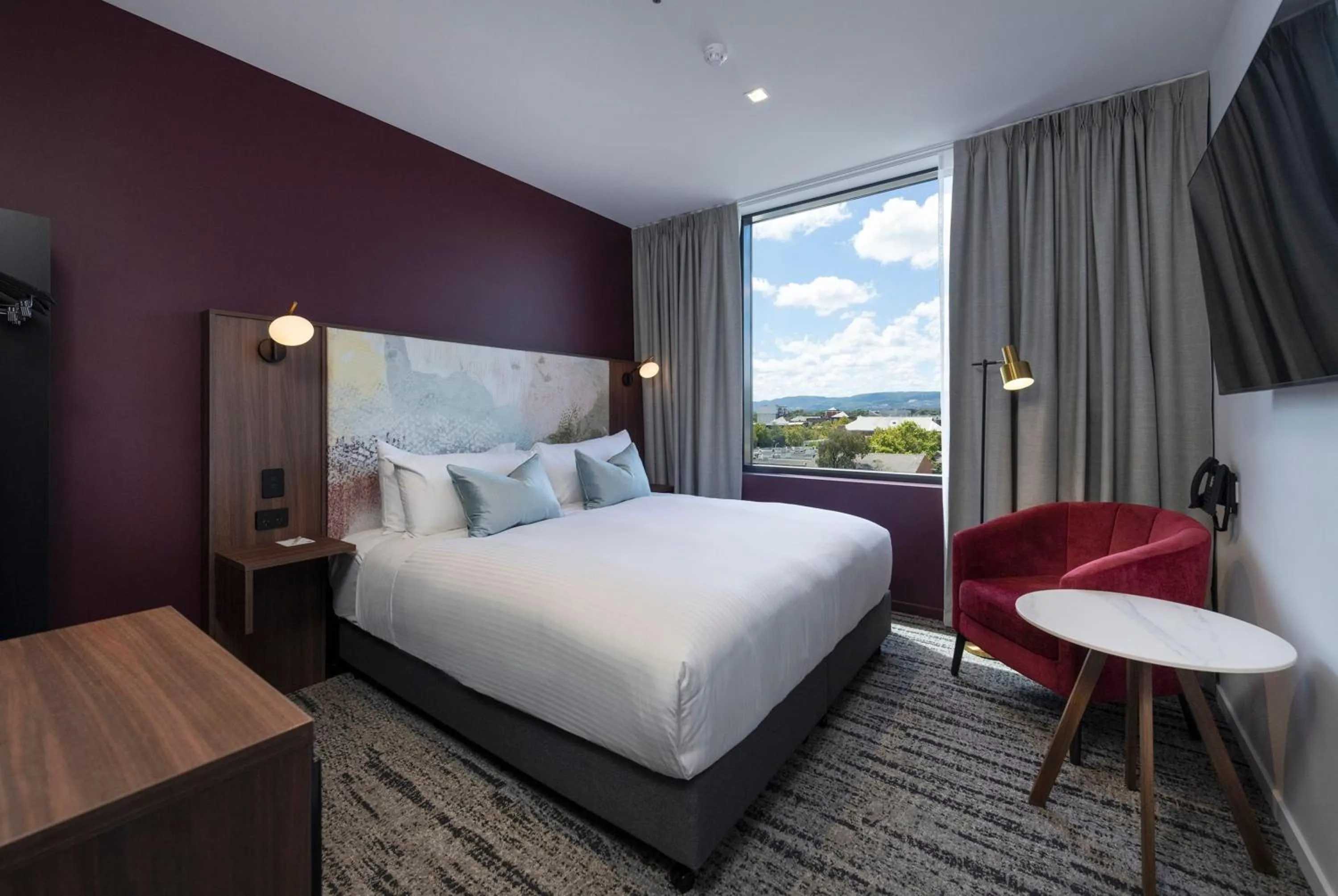 Photo of the whole room, Bed in TRYP Adelaide by Wyndham