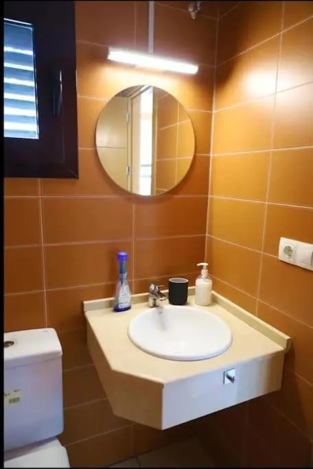 Toilet in Casa Apartamento Mojácar Macenashome