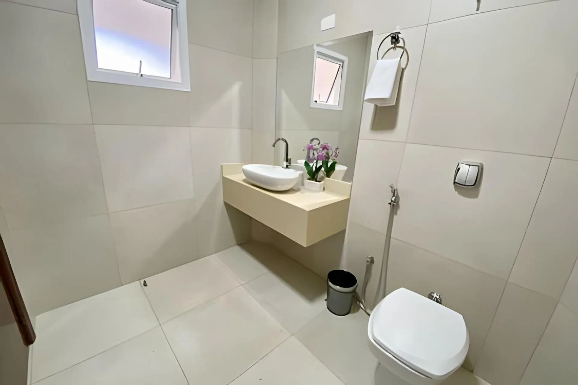 Toilet in Edifício Shalfa