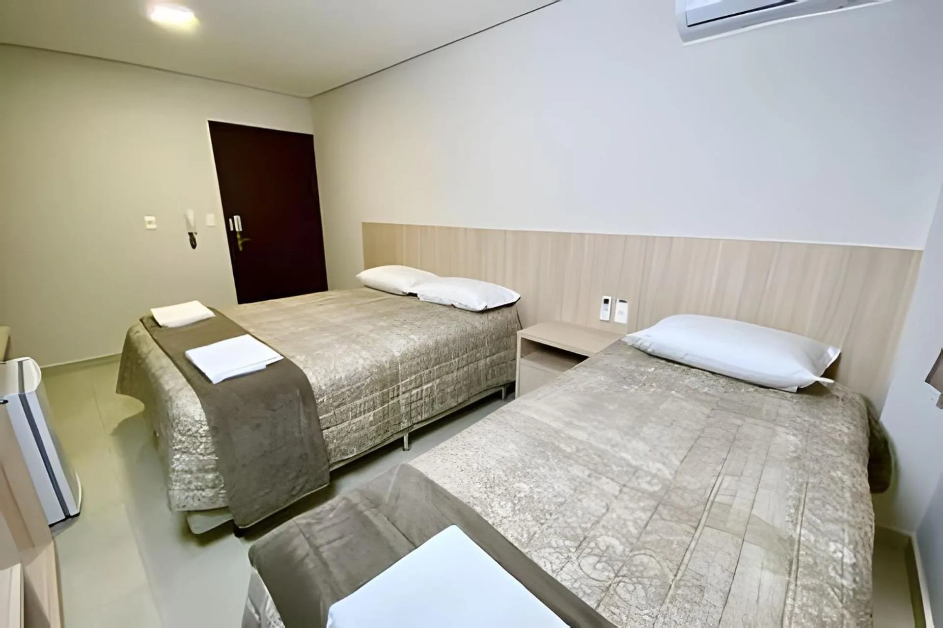 Photo of the whole room, Bed in Edifício Shalfa