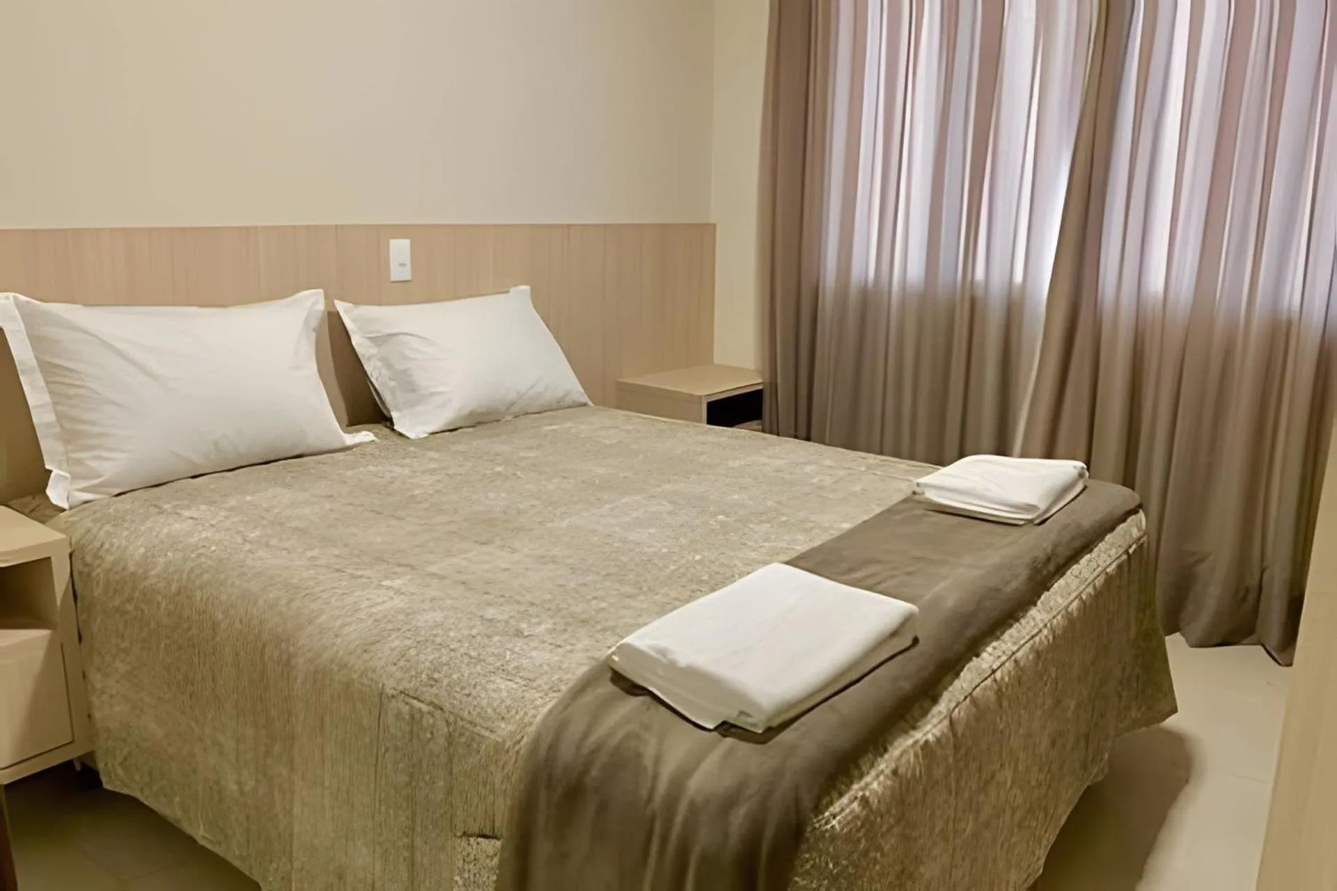 Bedroom, Bed in Edifício Shalfa