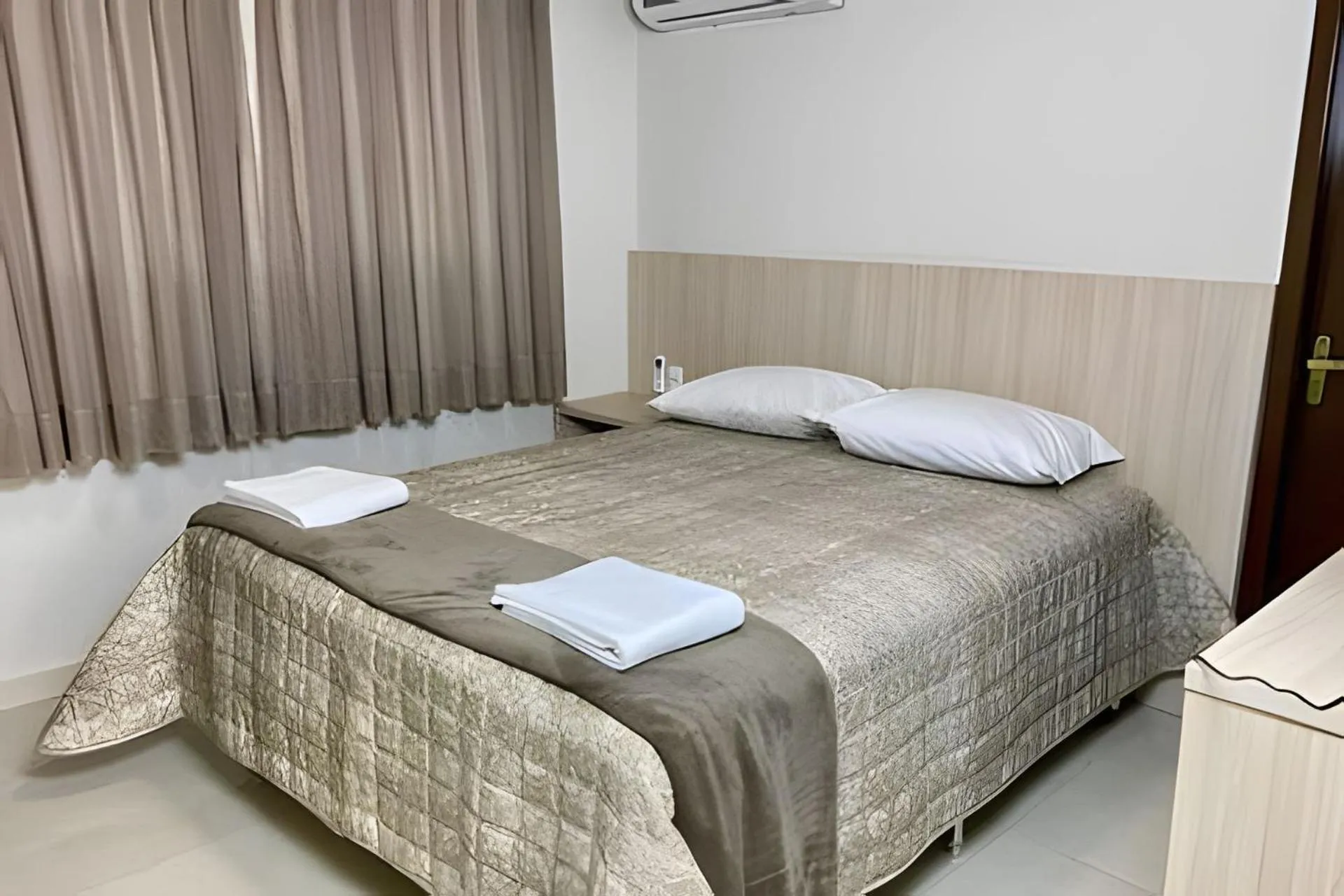 Bed in Edifício Shalfa