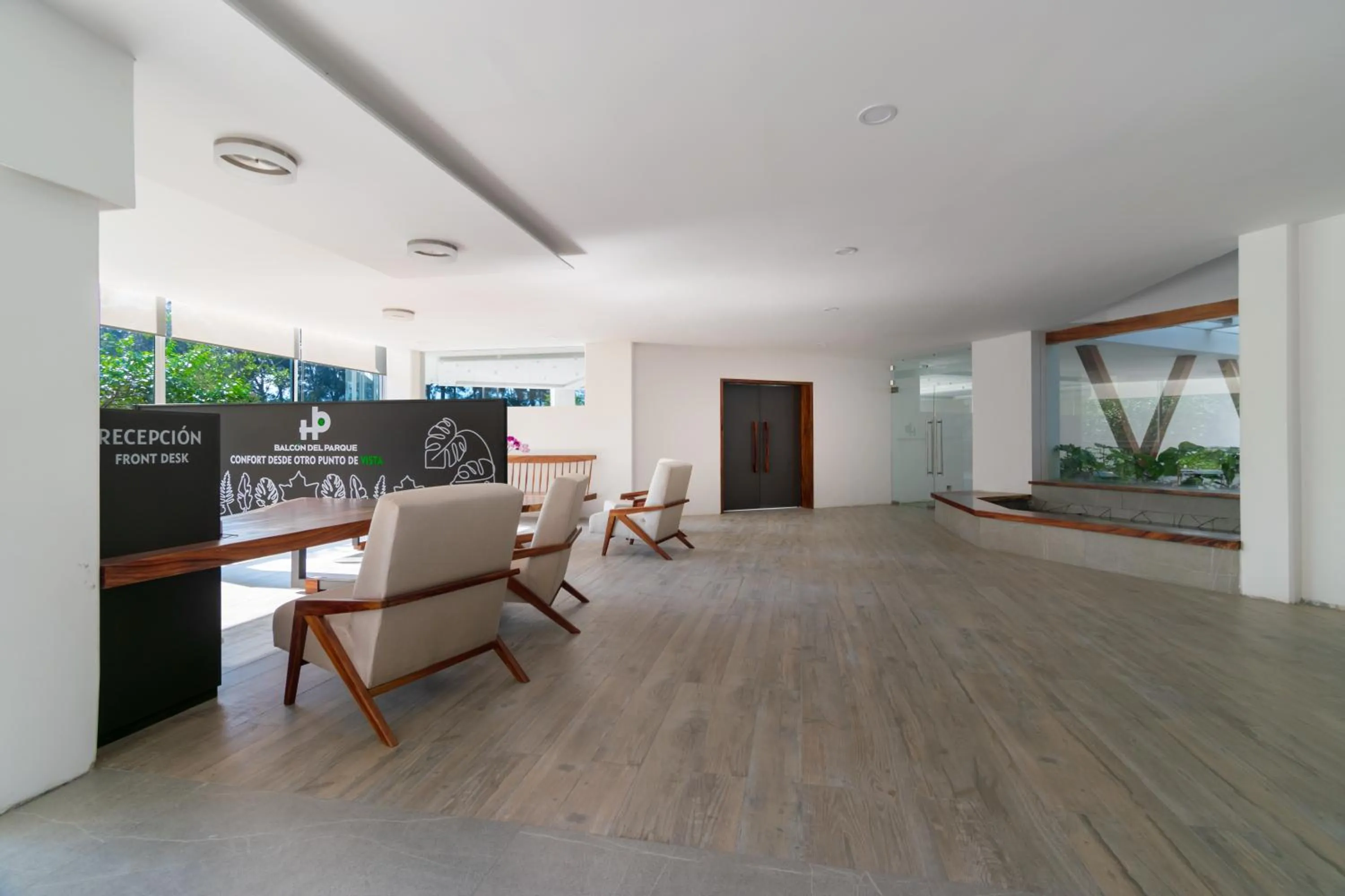 Lobby or reception in Hotel Balcón del Parque