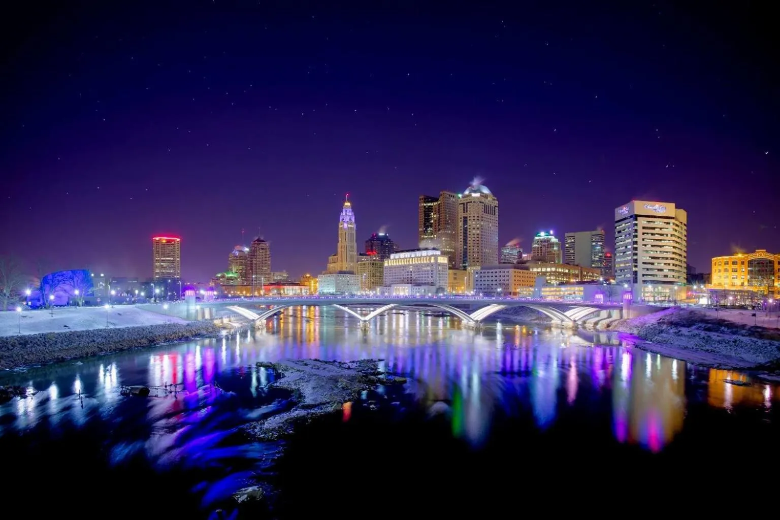 Night in Jungle House Luxury Stays - Downtown Chillicothe