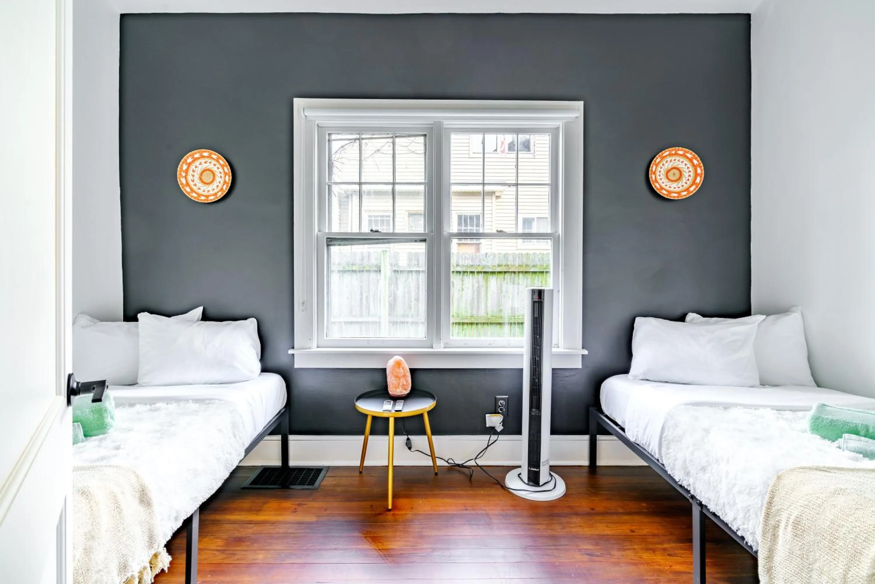 Bed in Jungle House Luxury Stays - Downtown Chillicothe