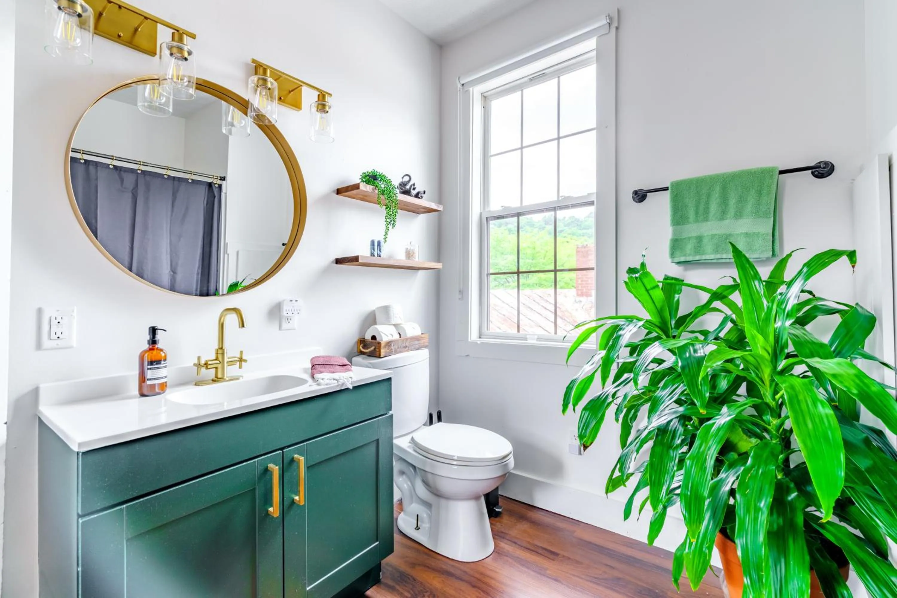 Jungle House Luxury Stays - Downtown Chillicothe