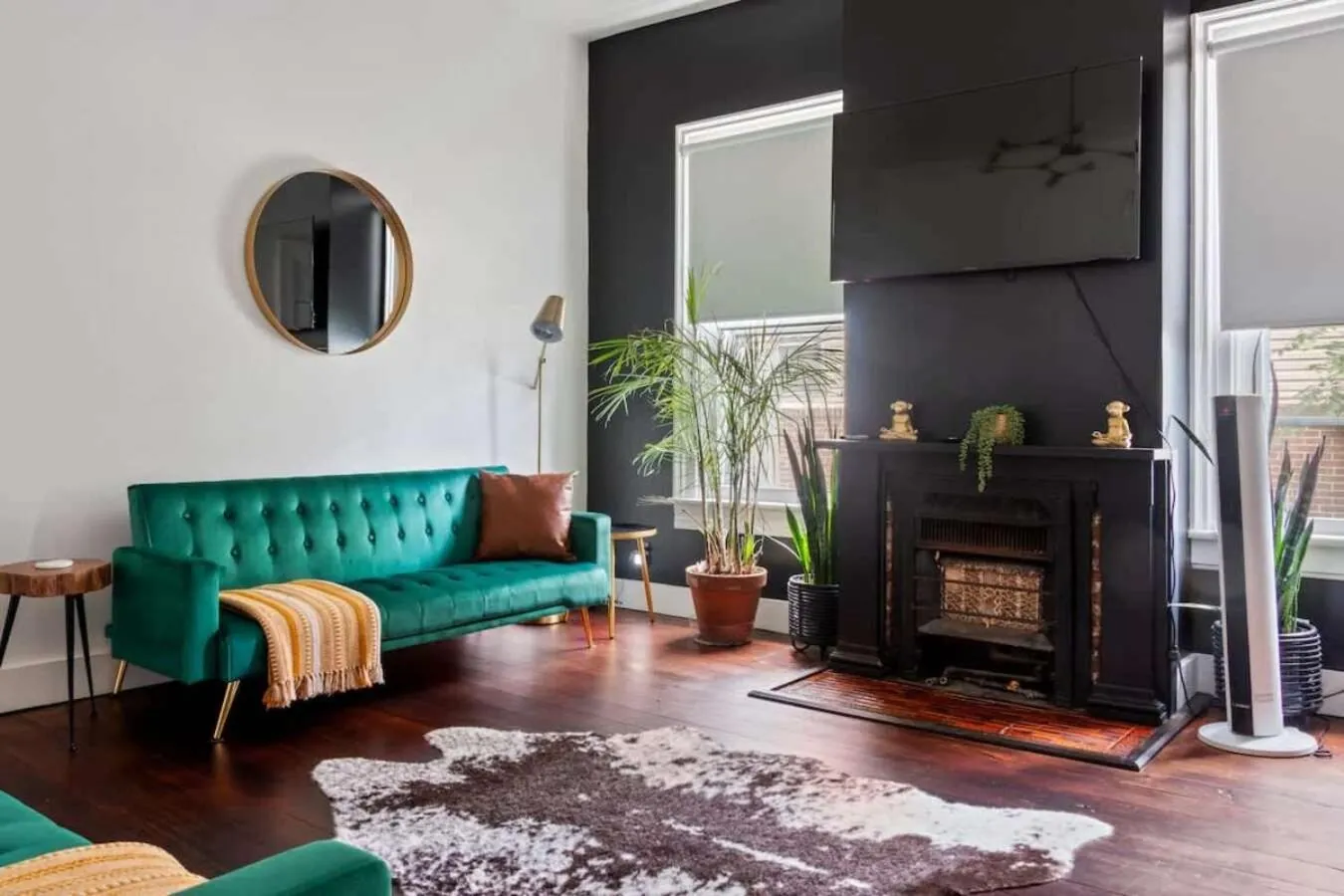 Living room in Jungle House Luxury Stays - Downtown Chillicothe