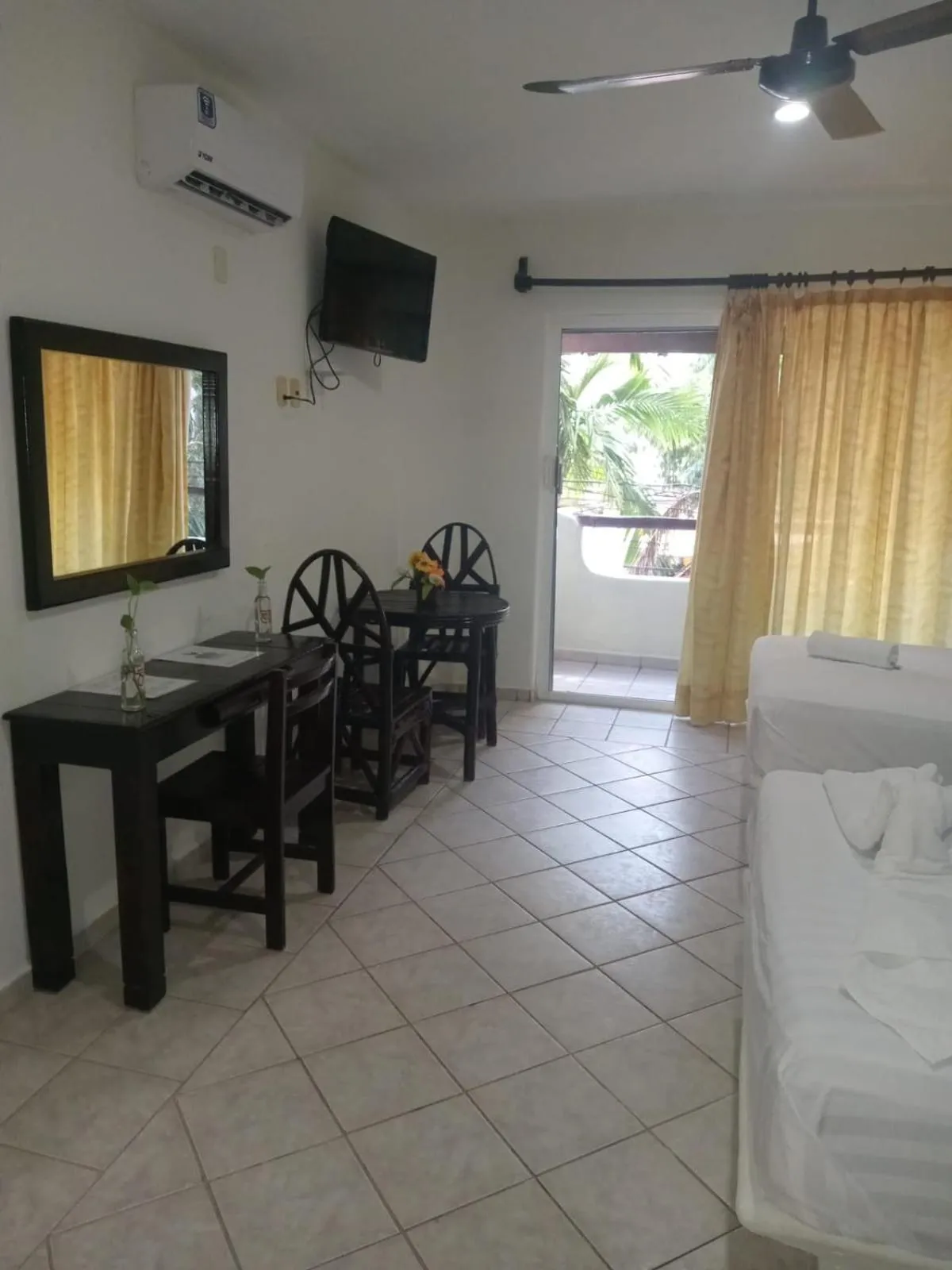Bedroom, Bed in Hotel Castillo Del Mar - 5 Th Ave