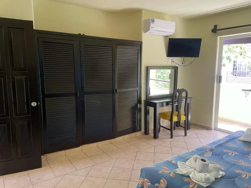 TV and multimedia in Hotel Castillo Del Mar - 5 Th Ave