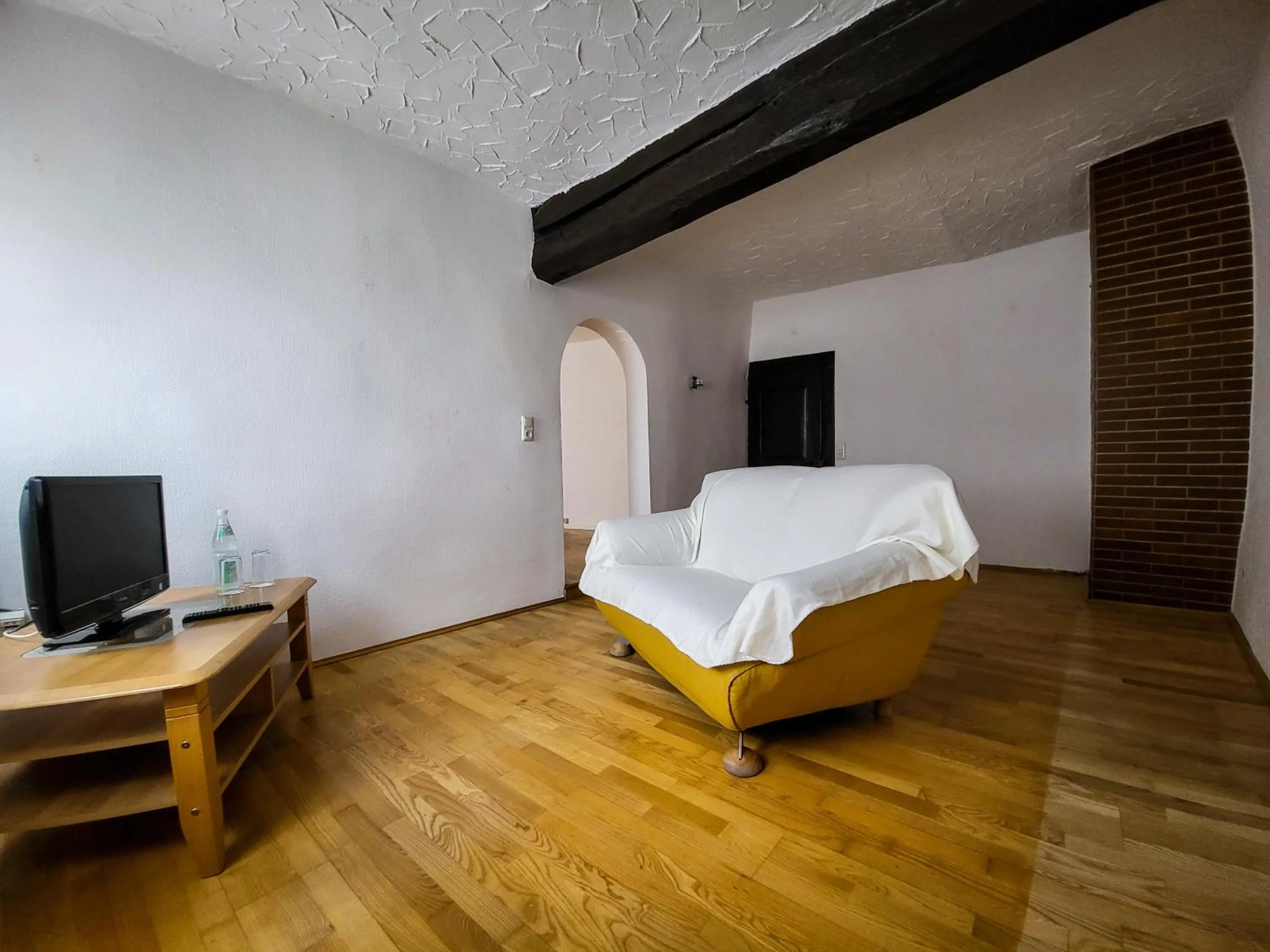 TV and multimedia, Bed in Hotel und Restaurant Zum Löwen