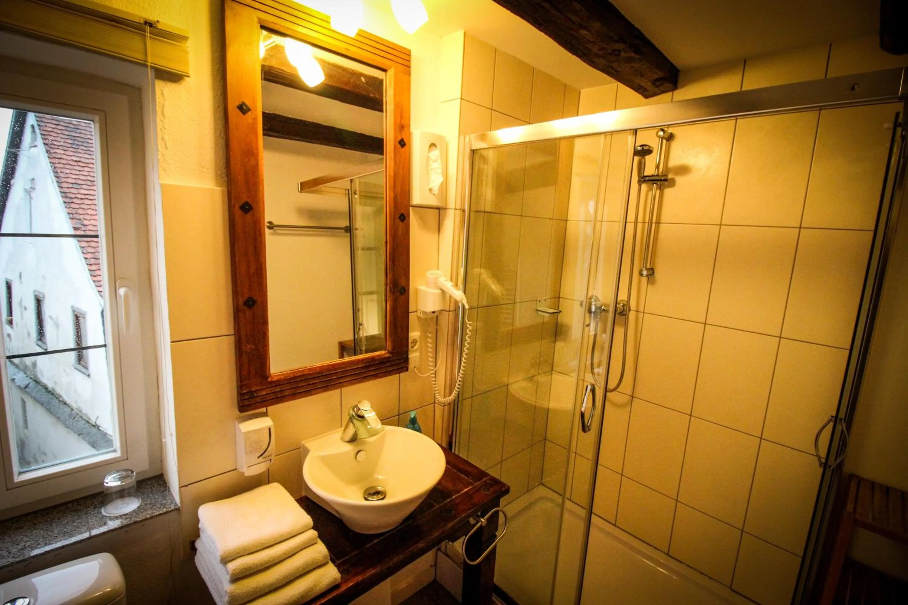 Shower in Hotel und Restaurant Zum Löwen