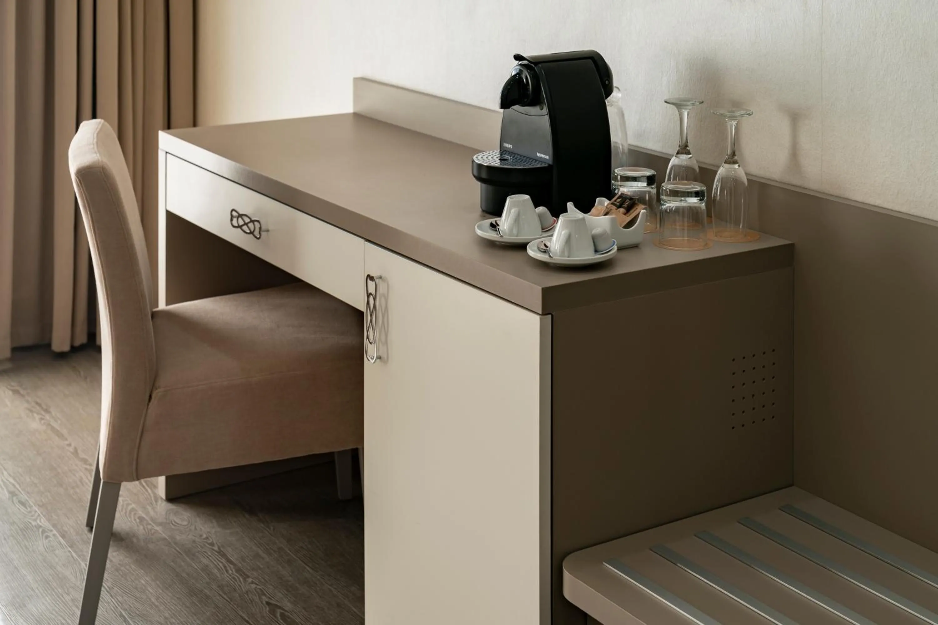 hair dresser, Kitchen/Kitchenette in Marina d'Or ® Hotel Marina d'Or Balneario 5*