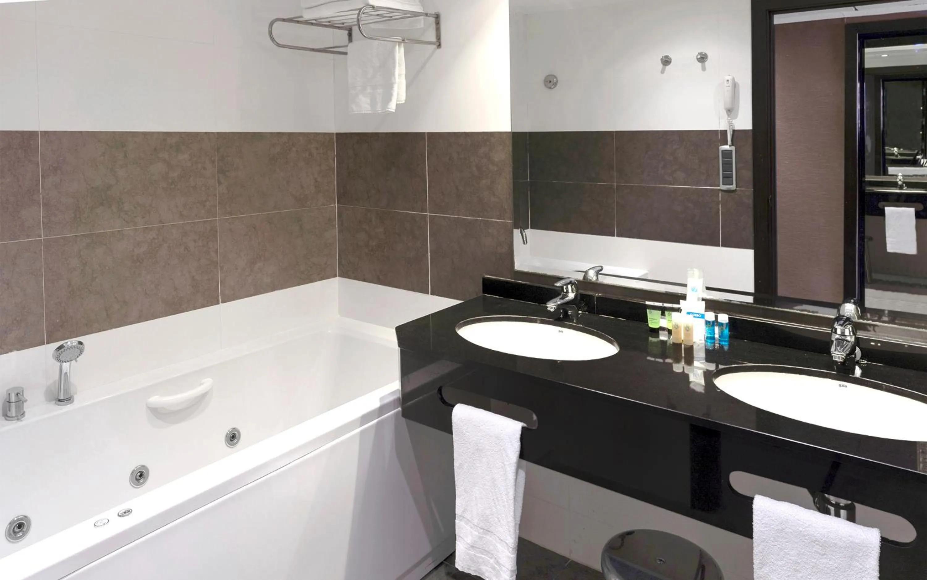 Bathroom in Marina d'Or ® Hotel Marina d'Or Balneario 5*