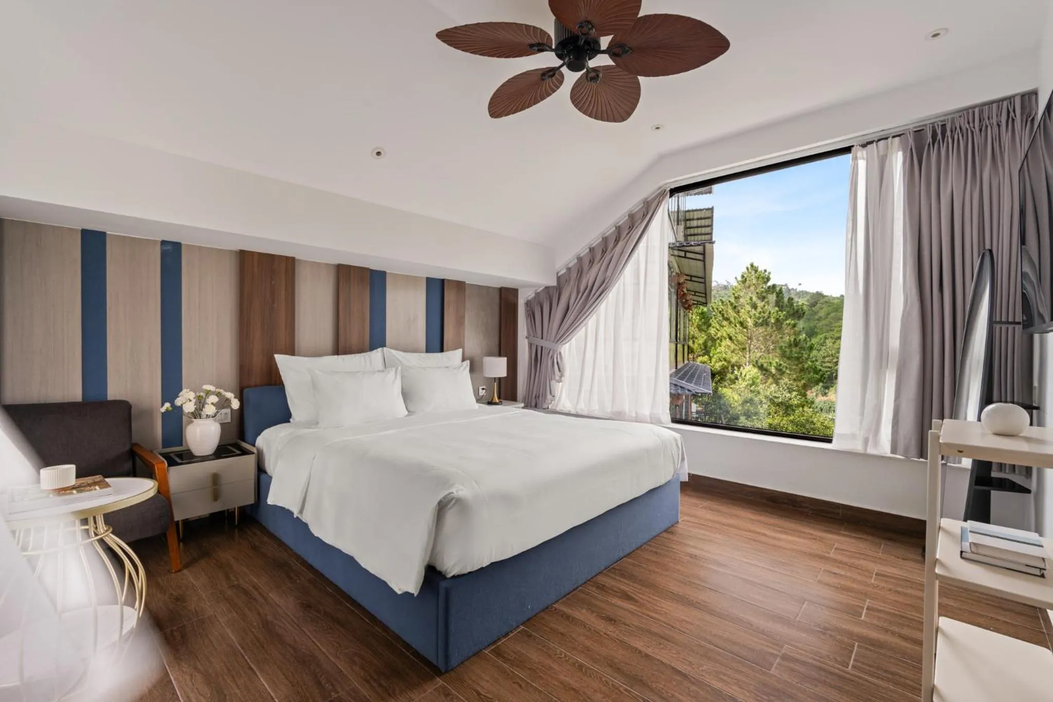 Bed in Payon Dalat Villa