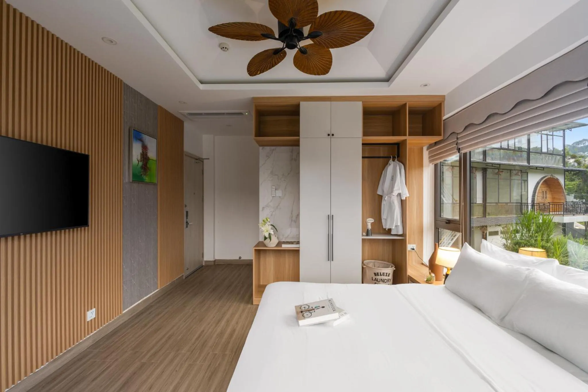 Bed in Payon Dalat Villa