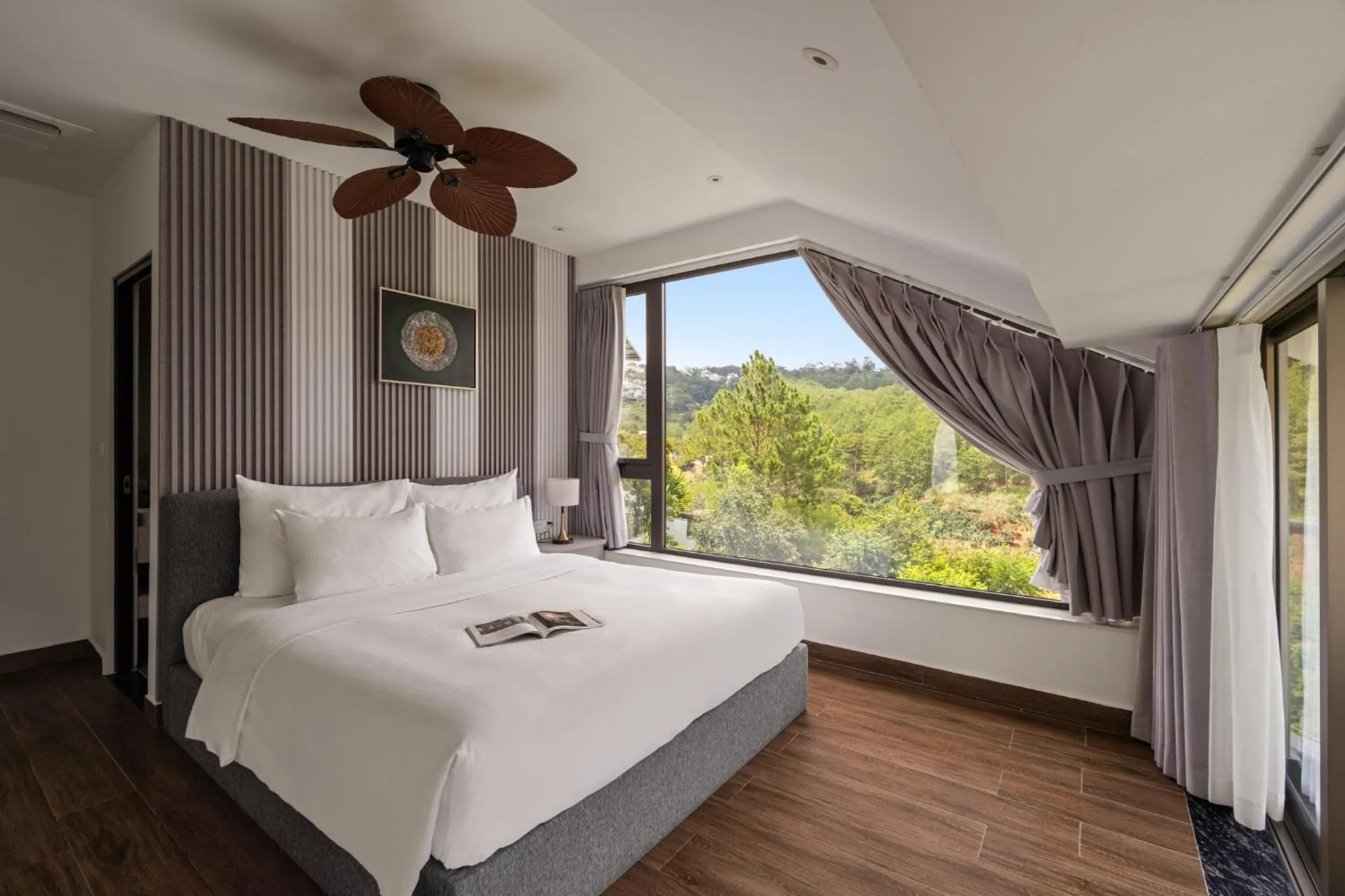 Bed in Payon Dalat Villa