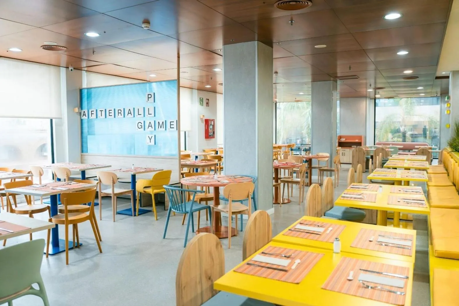 Restaurant/places to eat in Hotel Magic Games 4