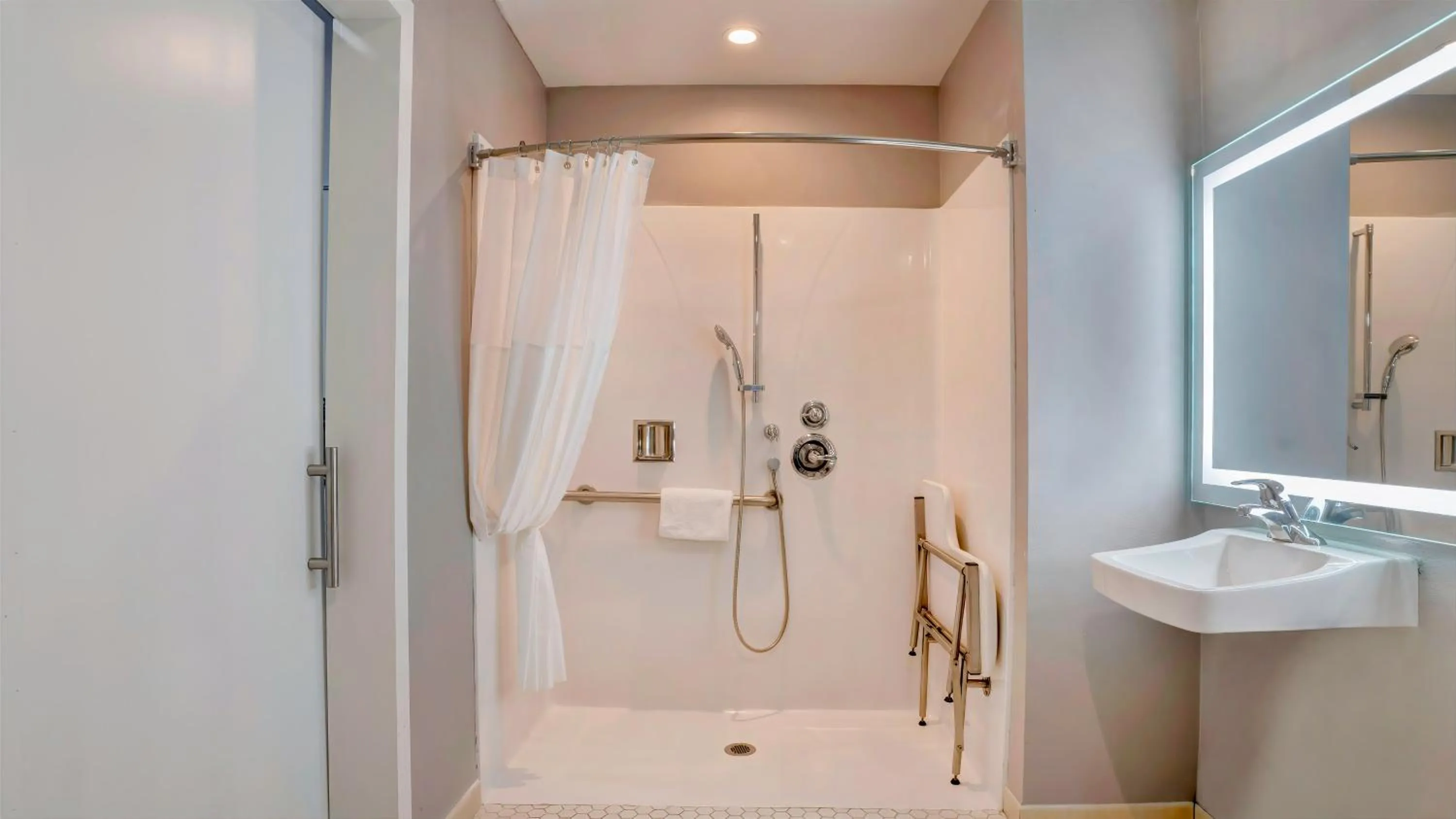 Bathroom in Motel 6 Highland CA San Bernardino East