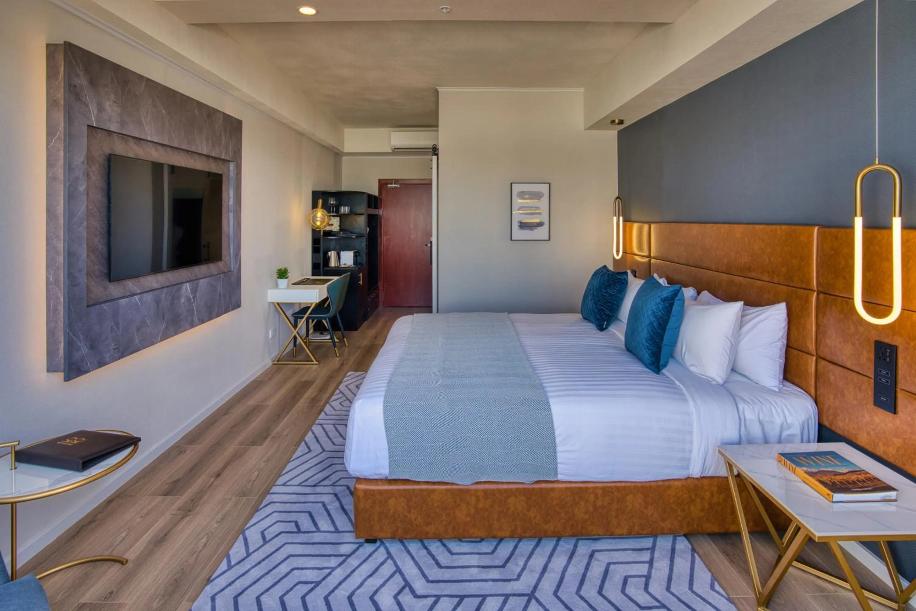 Photo of the whole room, Bed in SOHO Hotel Auckland