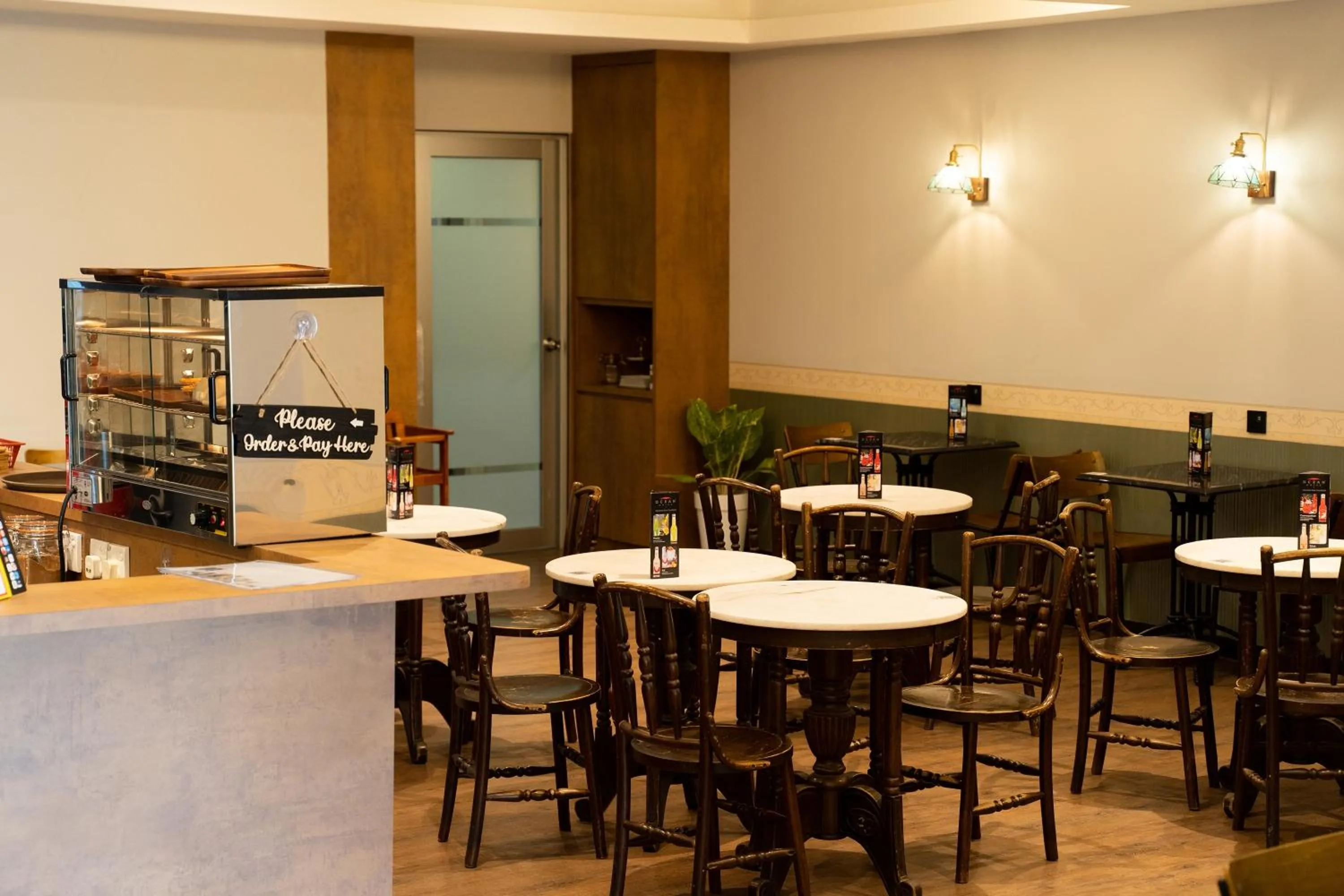 Restaurant/places to eat in RM Hotel Muar