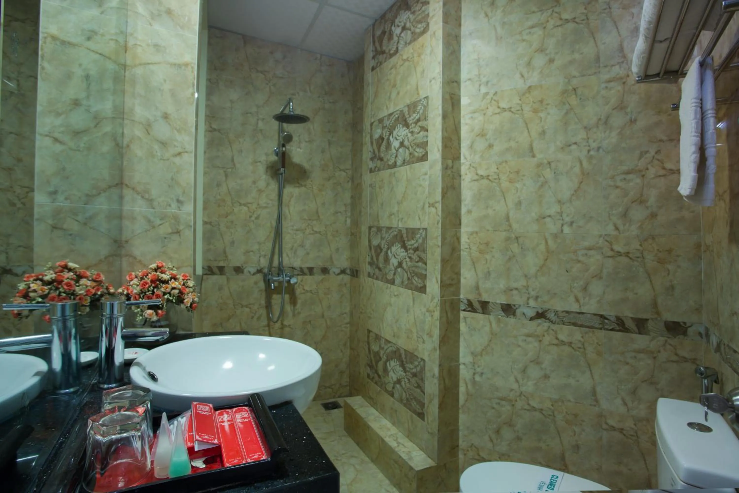 Shower in Vong Xua Boutique Hotel