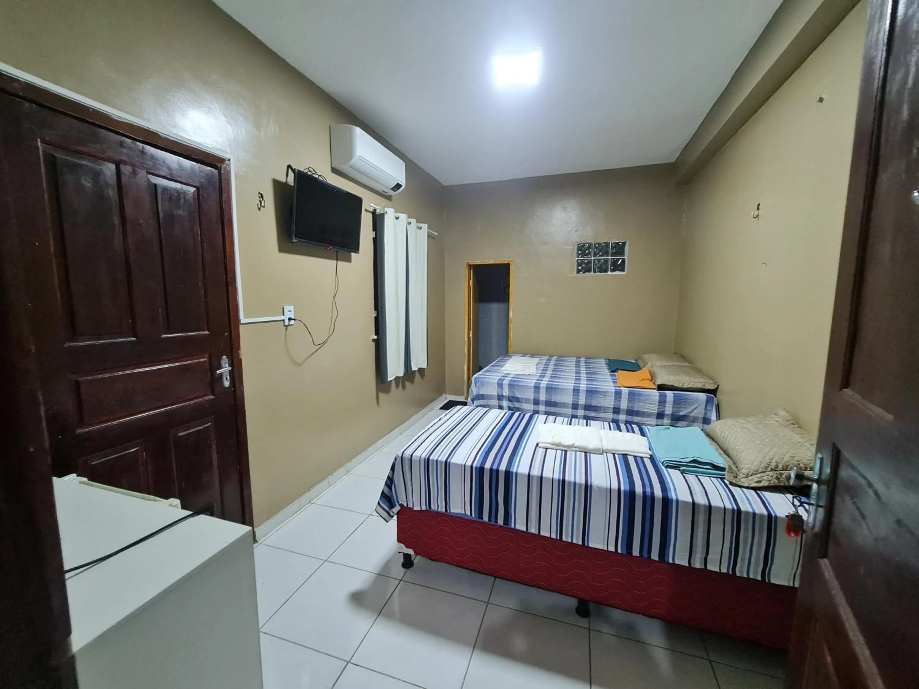 Photo of the whole room, Bed in Pousada Meireles Praia