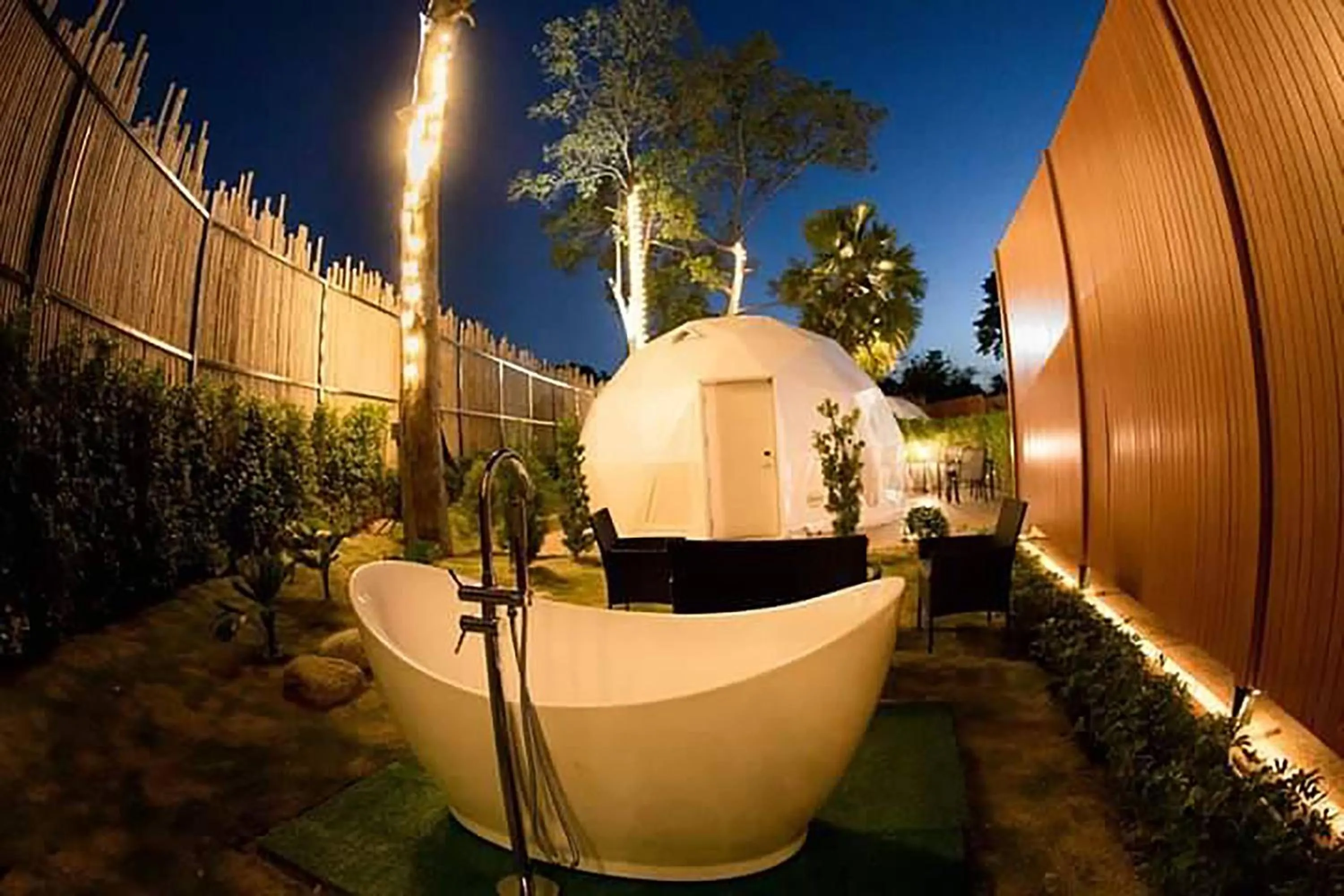 Night in PaPa Q suite Resort