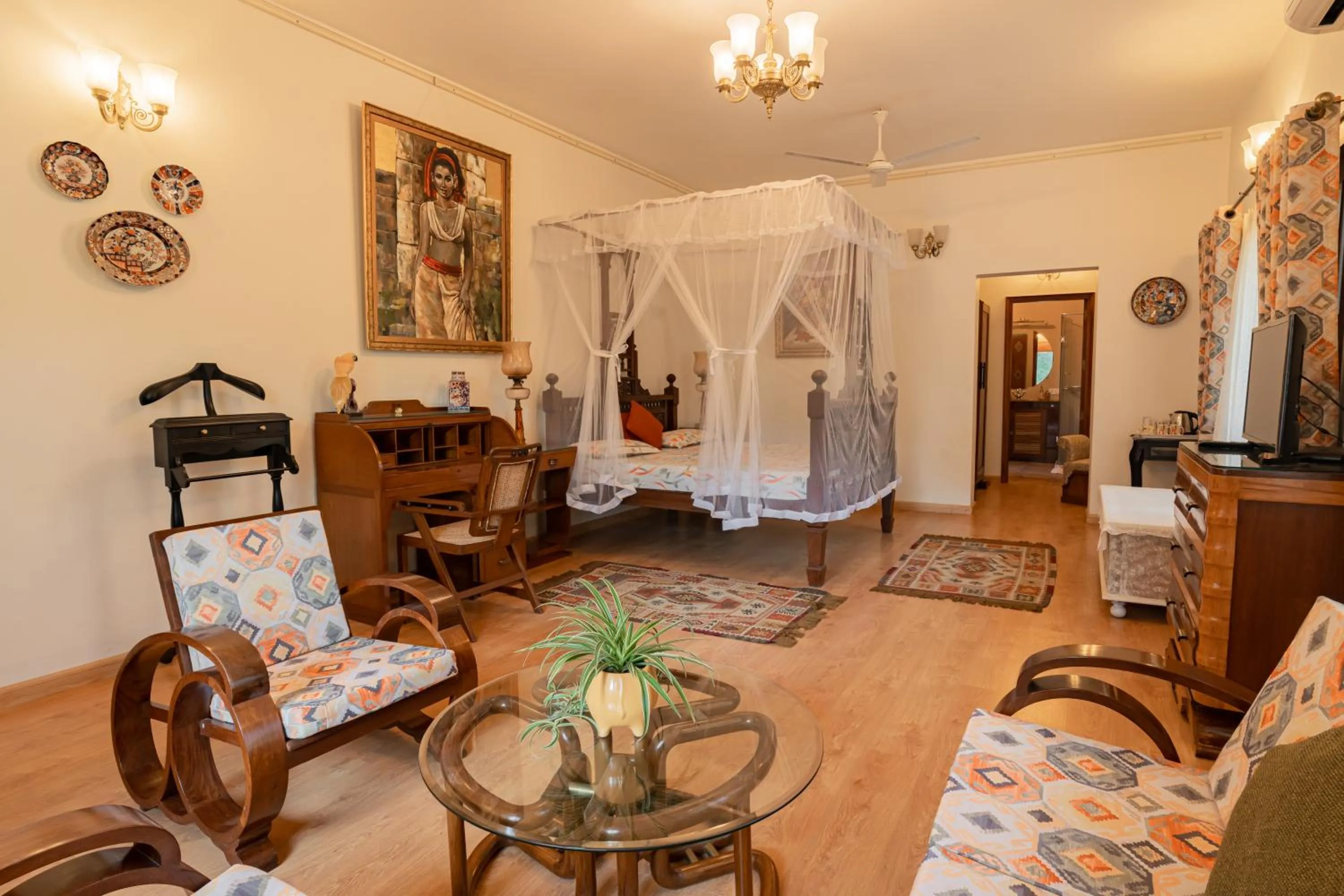 Photo of the whole room in Anchorage 42