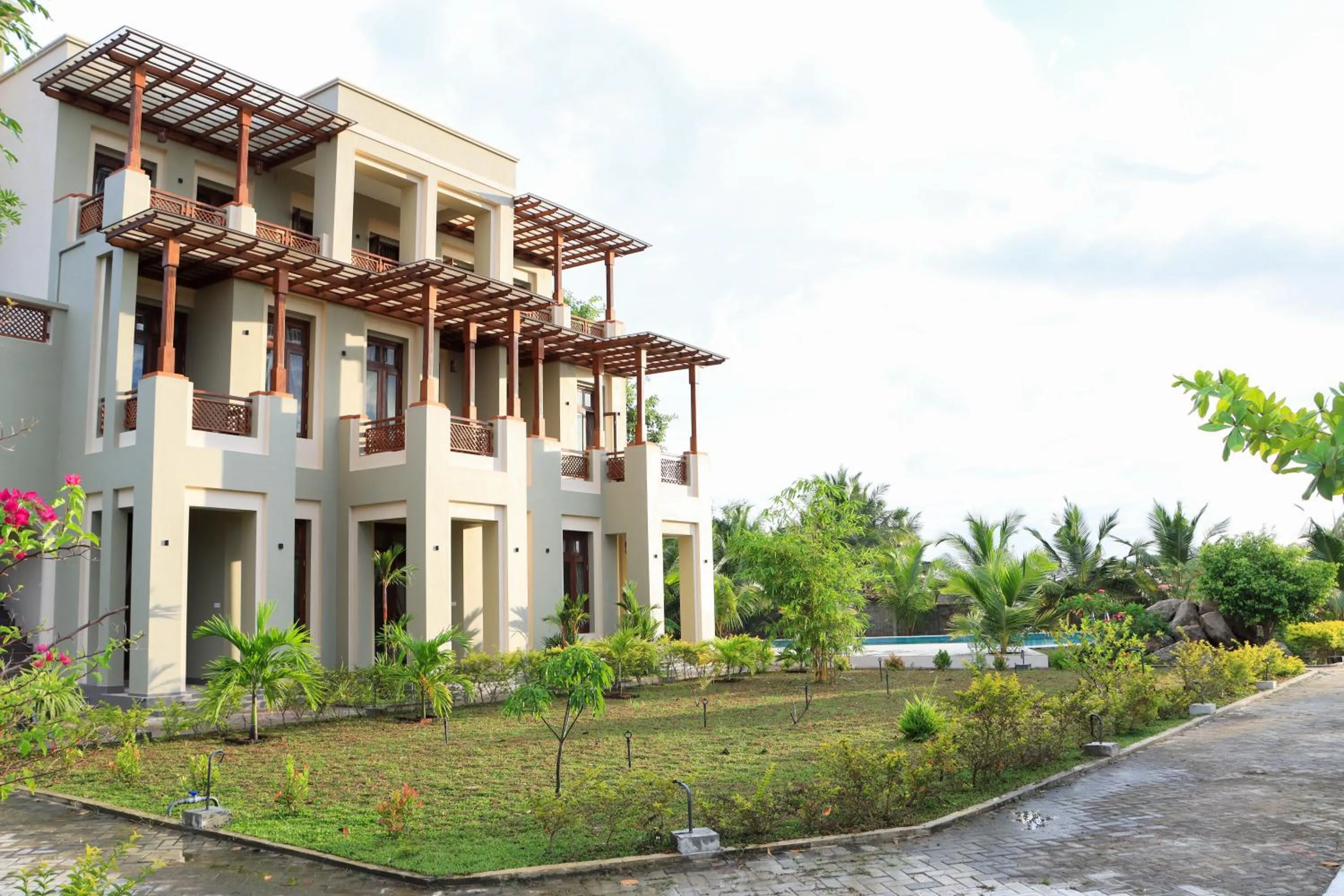 Property building in Paddyway Resort