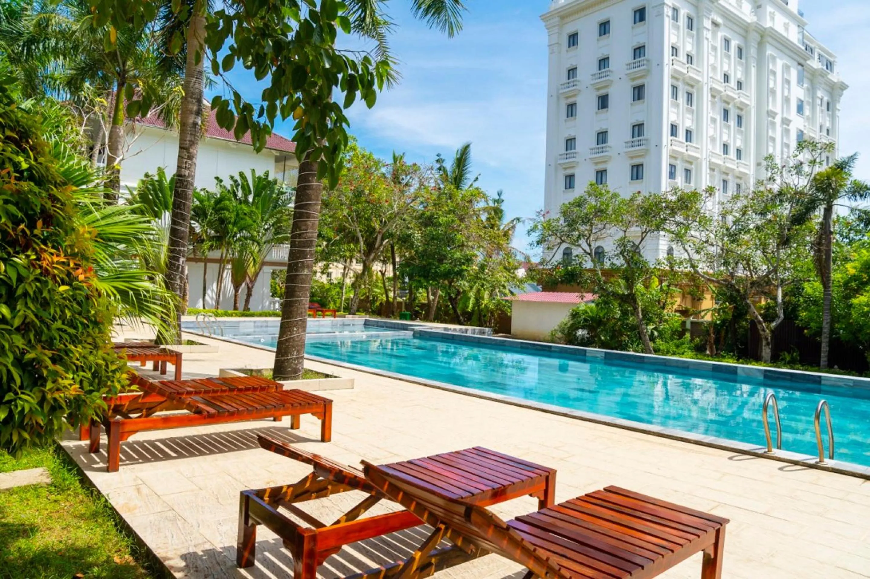 Swimming pool in Tahiti Resort