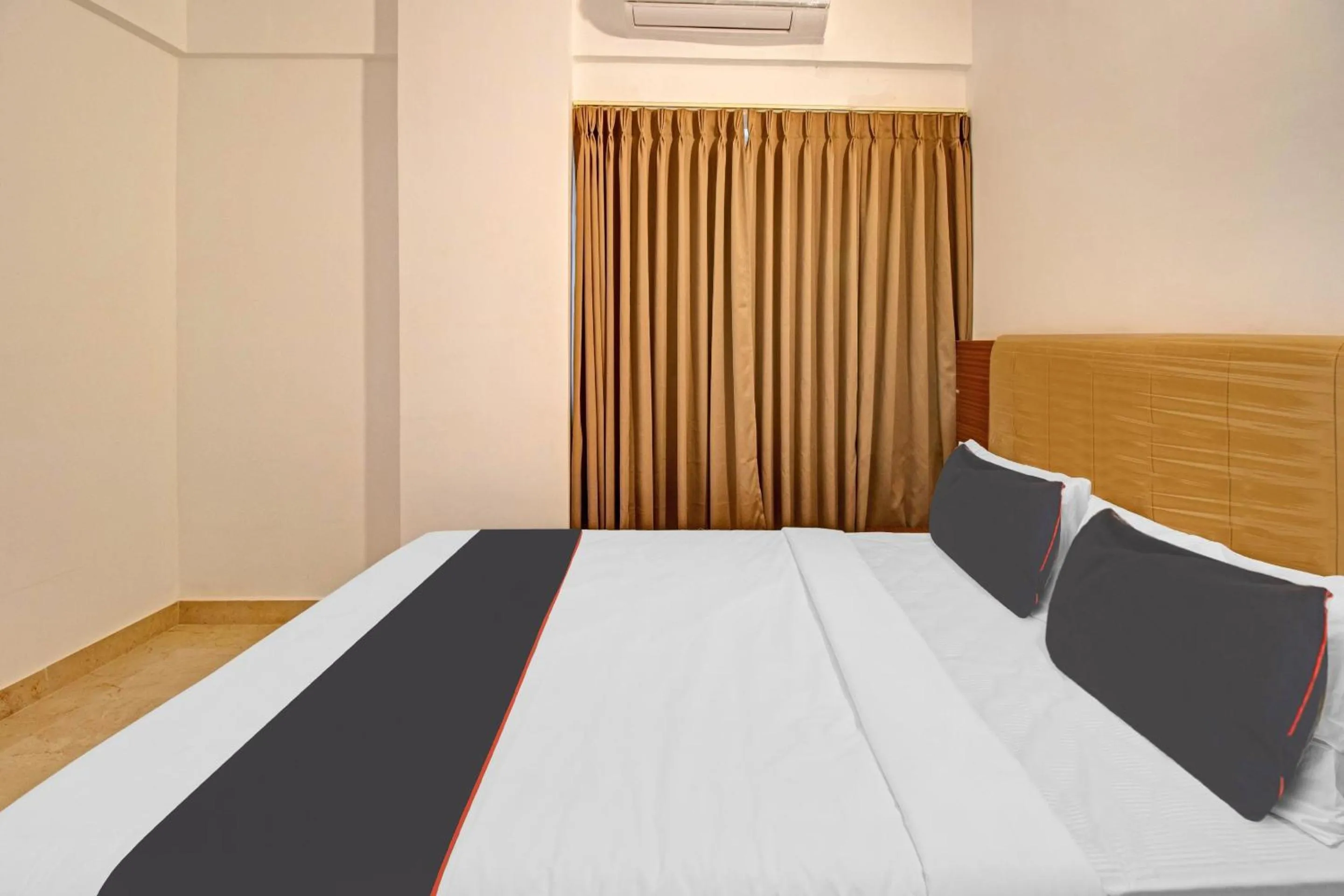 Bedroom, Bed in Collection O Petals Otium Business Hotel