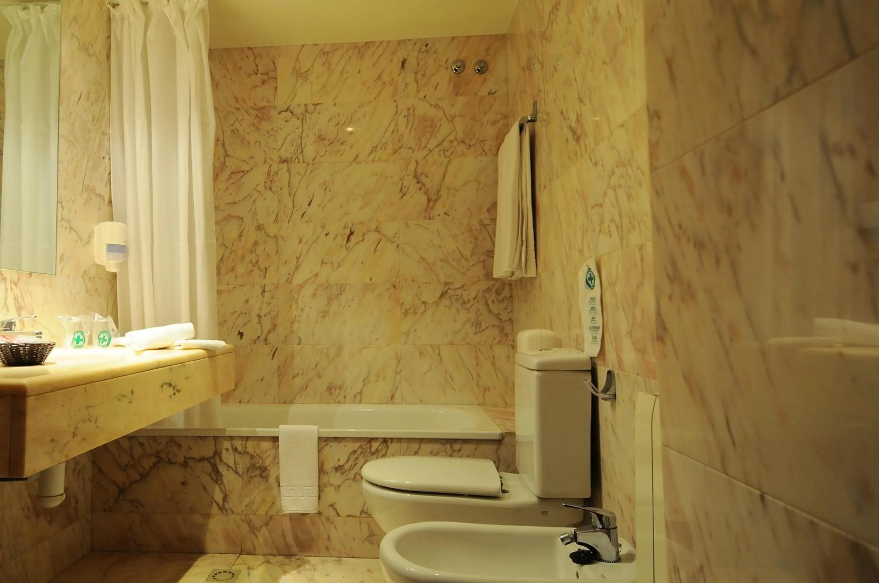 Bathroom in ETH Pomer