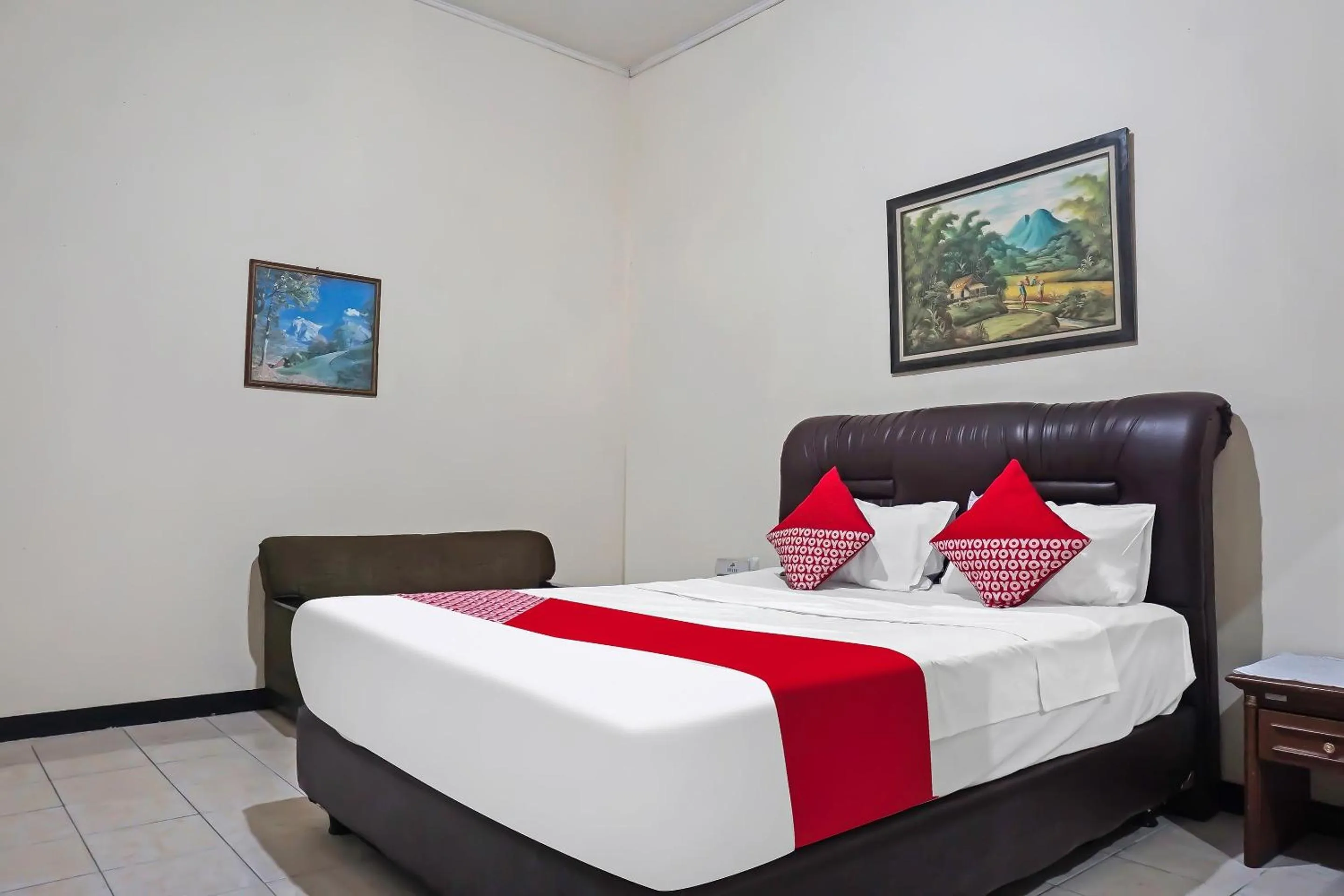 Bedroom, Bed in Hotel O Bogor Guest House