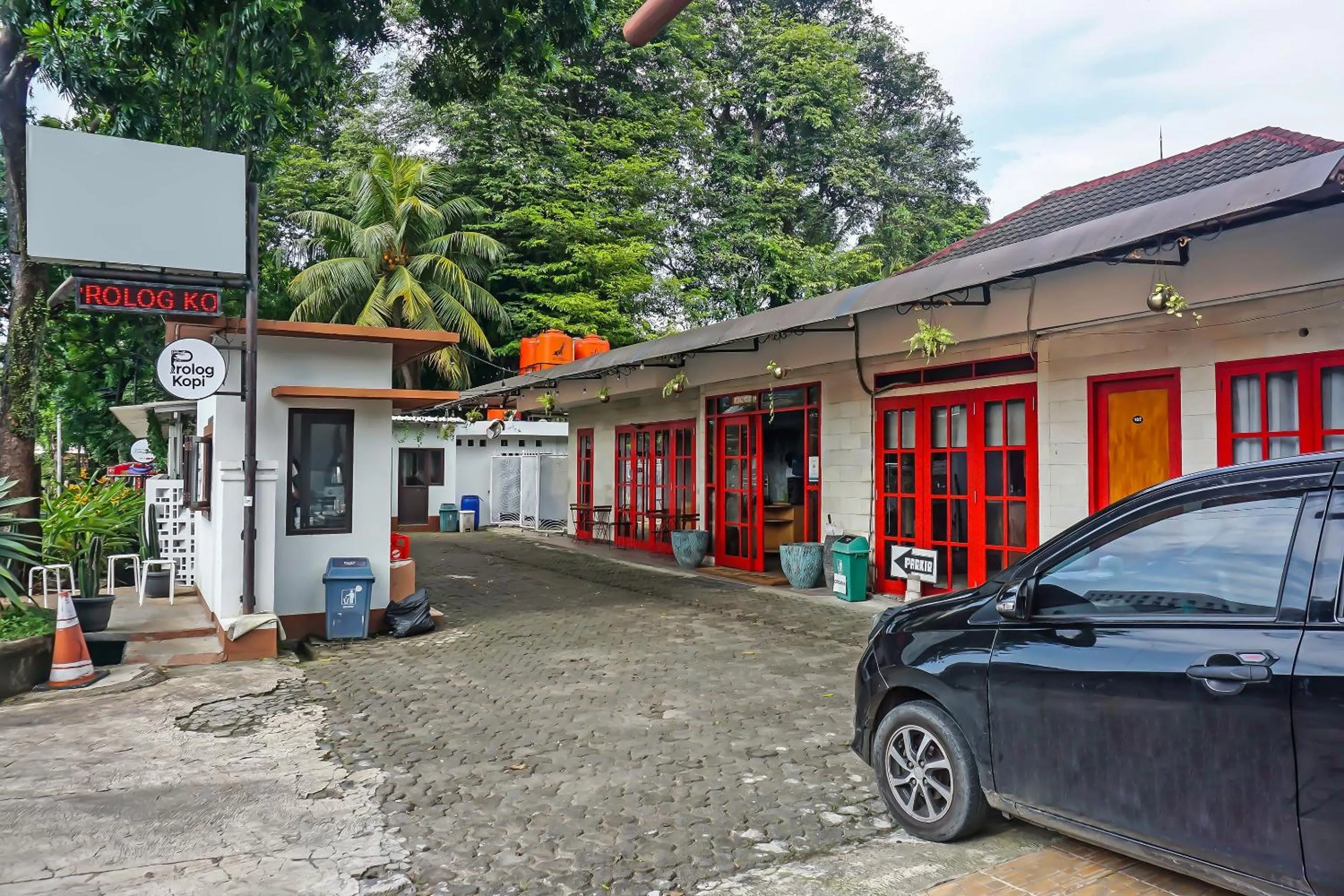Facade/entrance in Hotel O Bogor Guest House