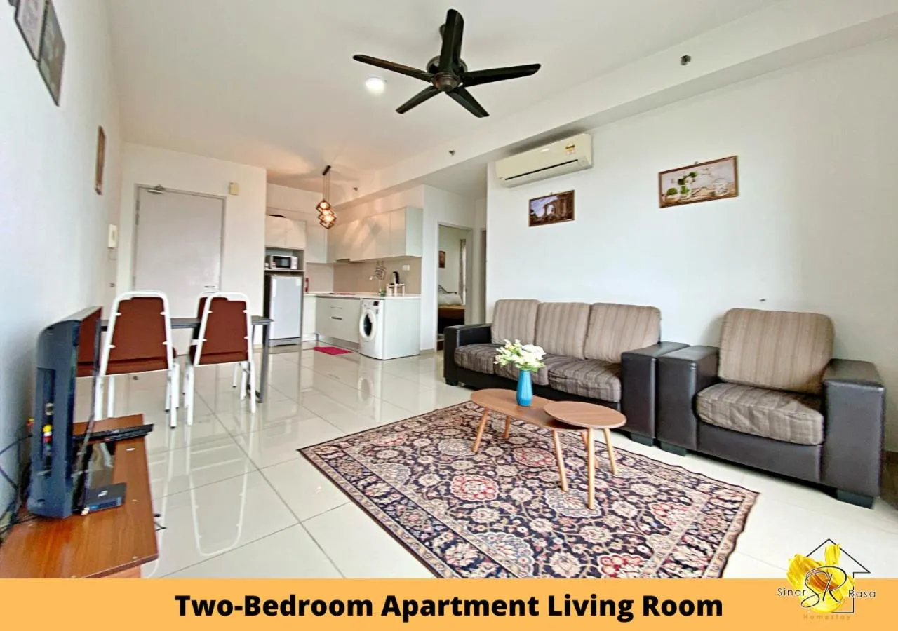 TV and multimedia in Sinar Rasa Homestay at I-Soho, I-City