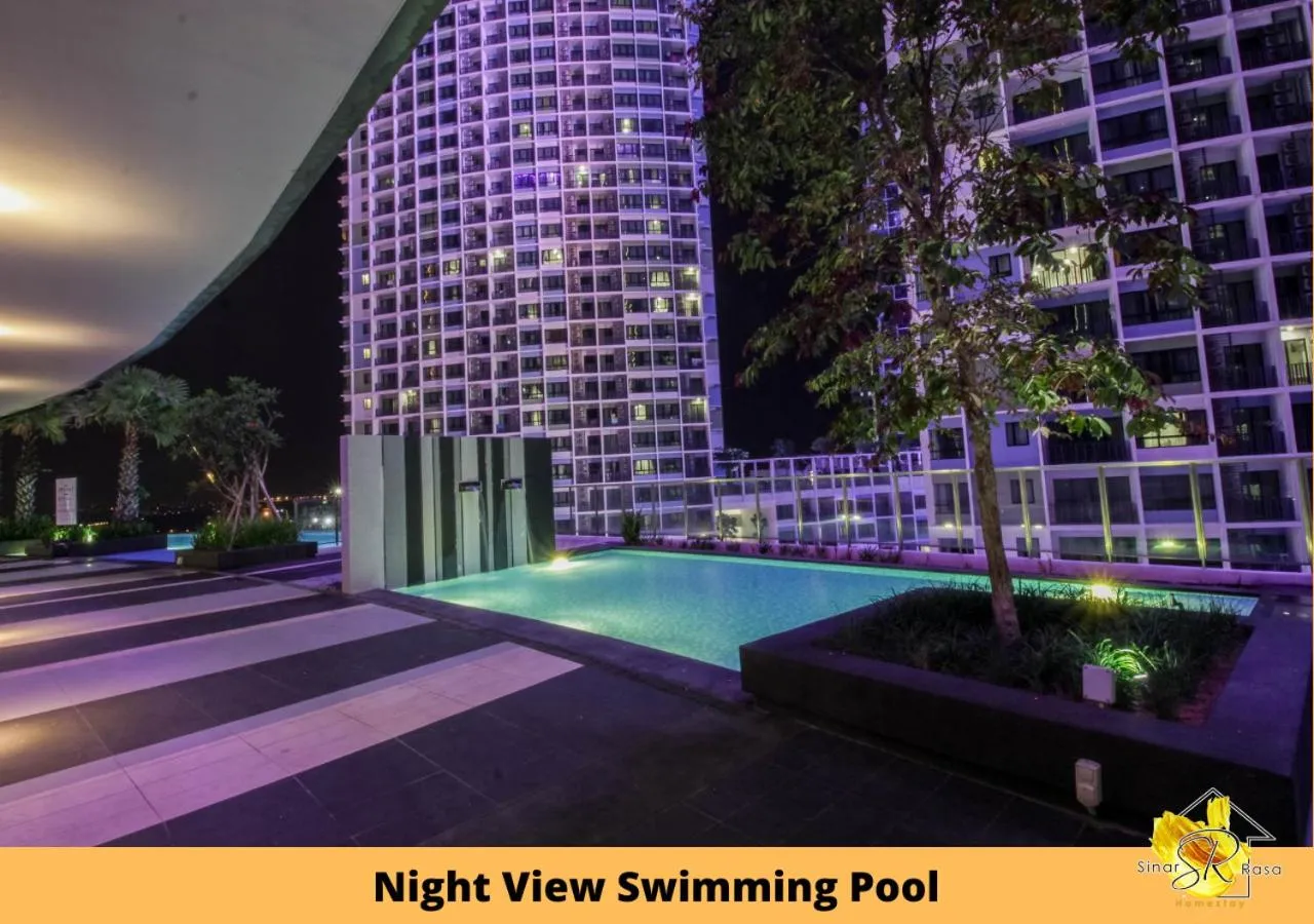 Night in Sinar Rasa Homestay at I-Soho, I-City