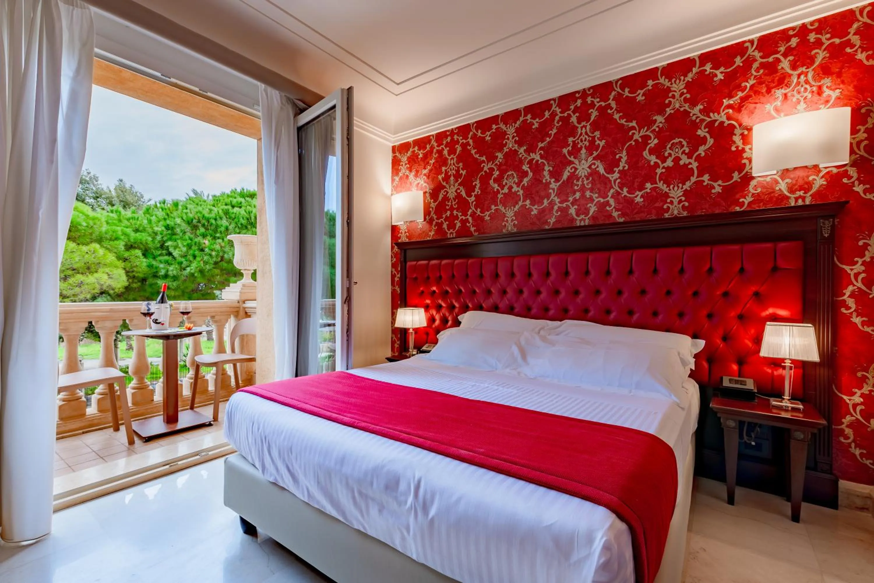 Bed in La Paloma Blanca Hotel