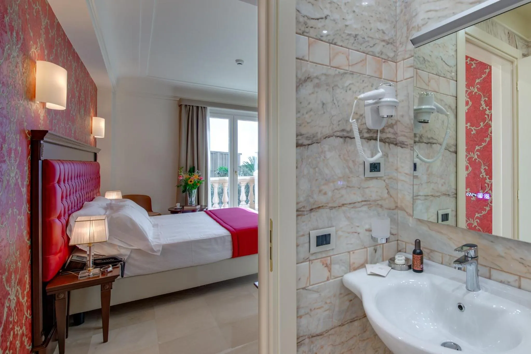 Bed in La Paloma Blanca Hotel