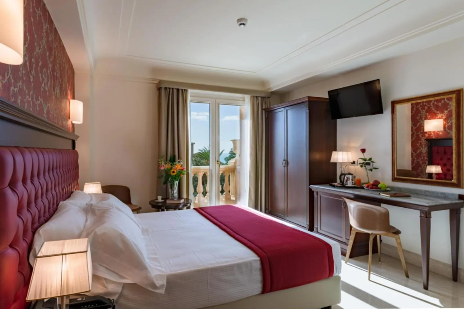 Bed in La Paloma Blanca Hotel