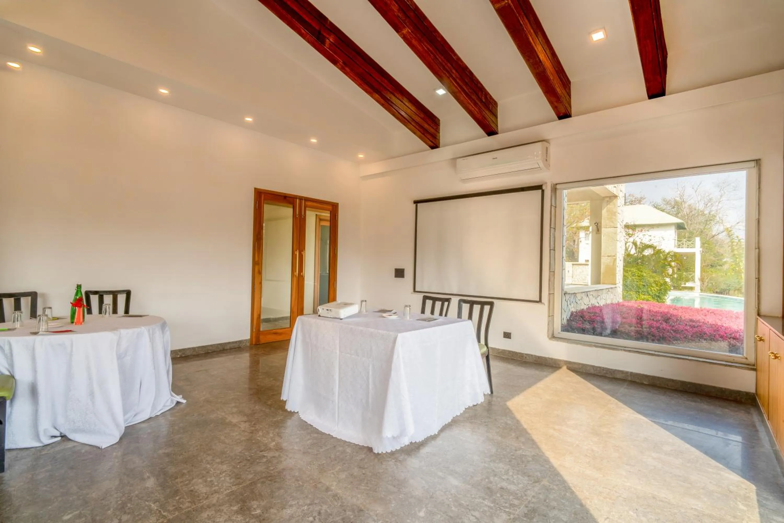 Restaurant/places to eat in The Corbett Greens