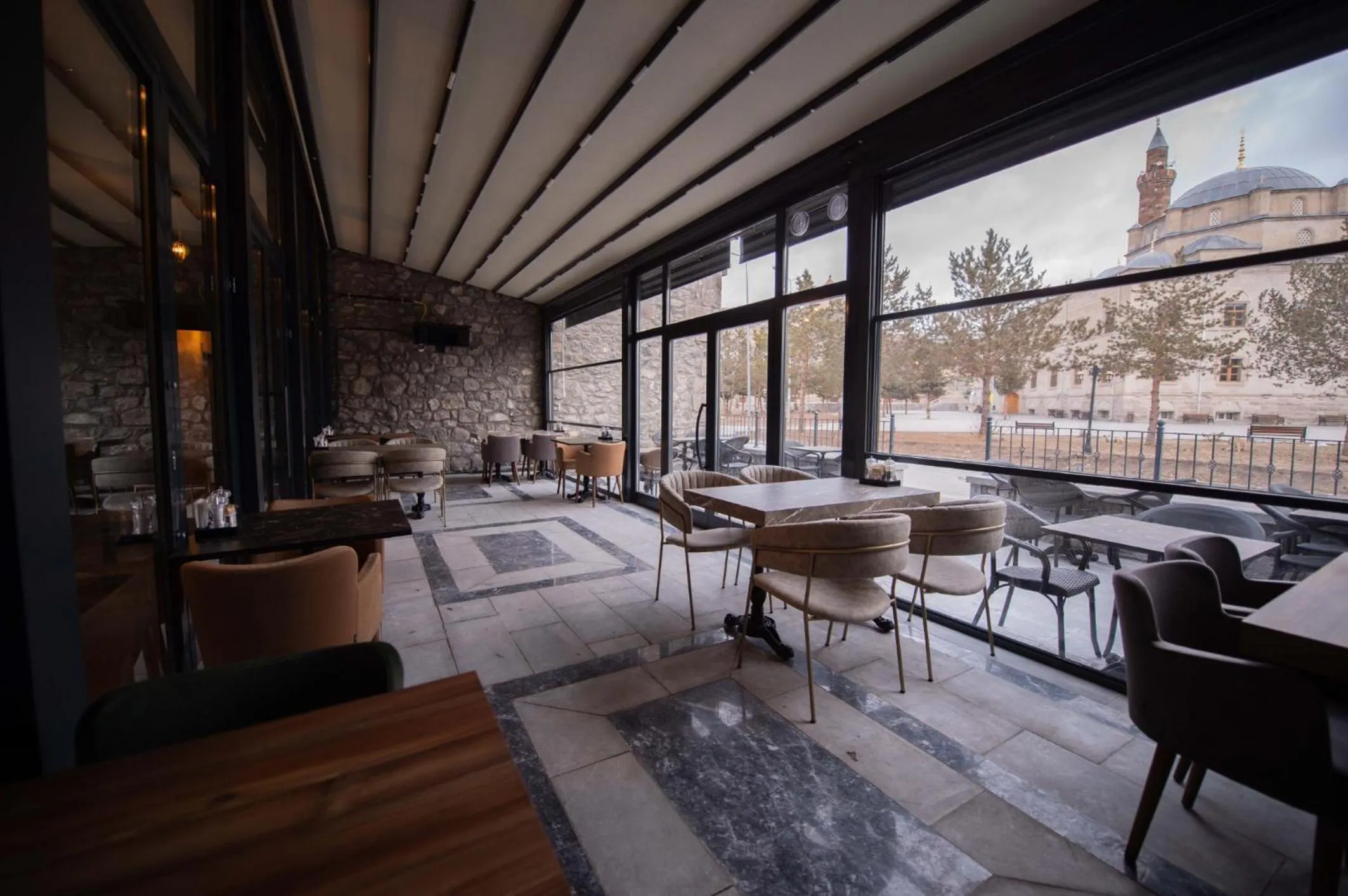 Restaurant/places to eat in AHISKA PALAS OTEL