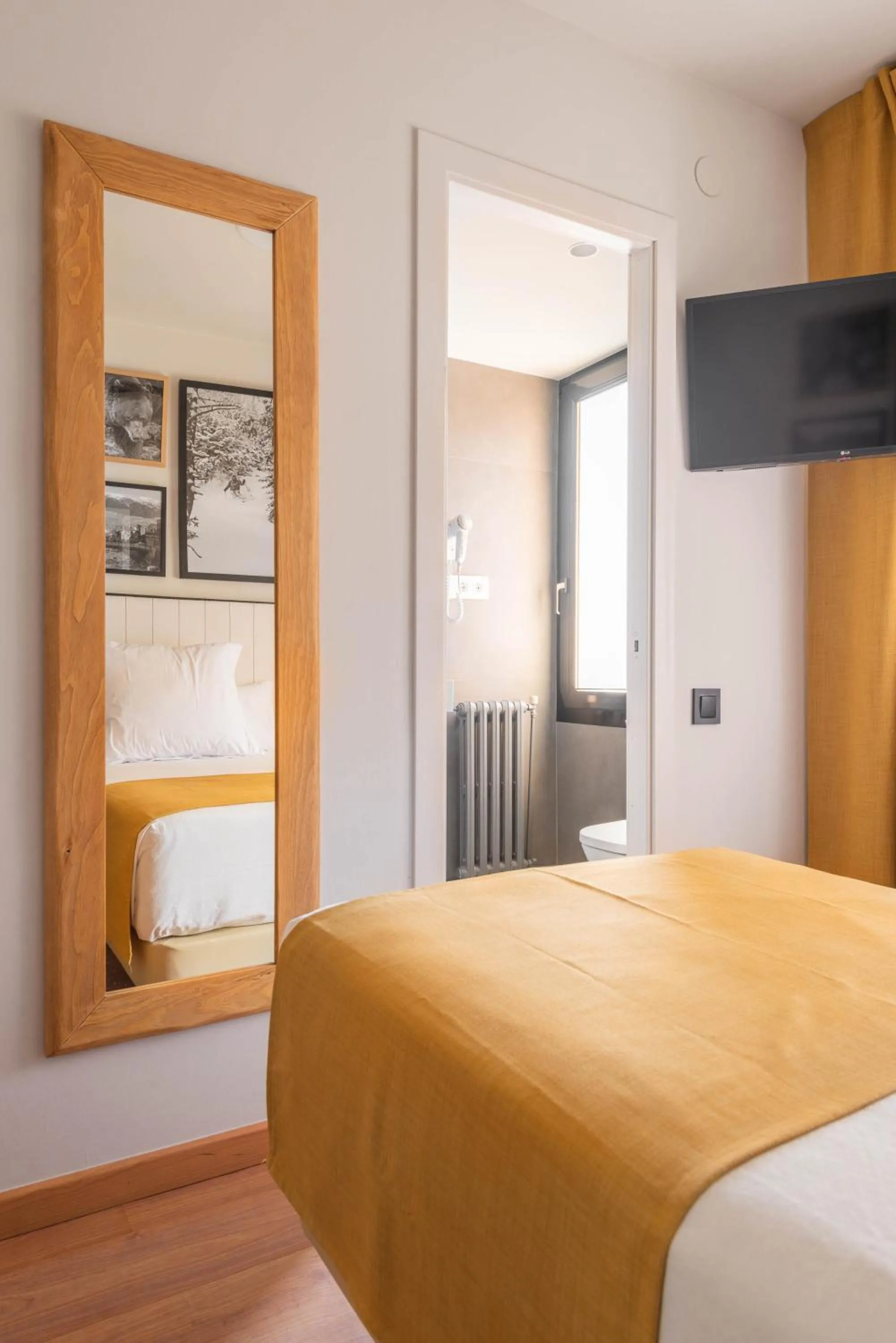 Other, Bed in Hotel Viella