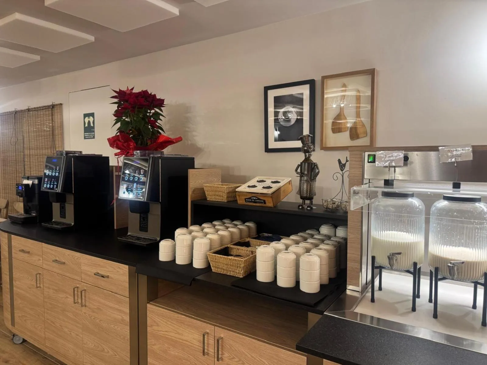 Restaurant/places to eat in Hotel Viella