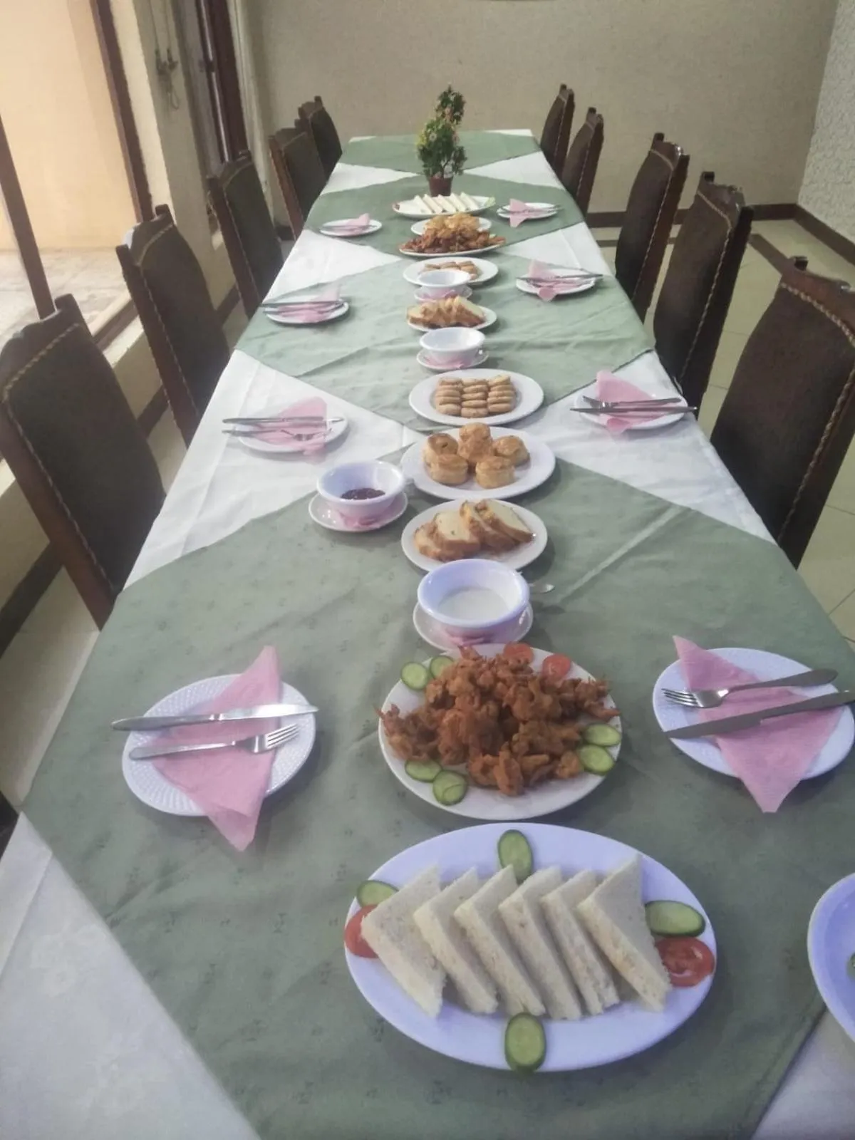 Restaurant/places to eat in Margalla View Motel